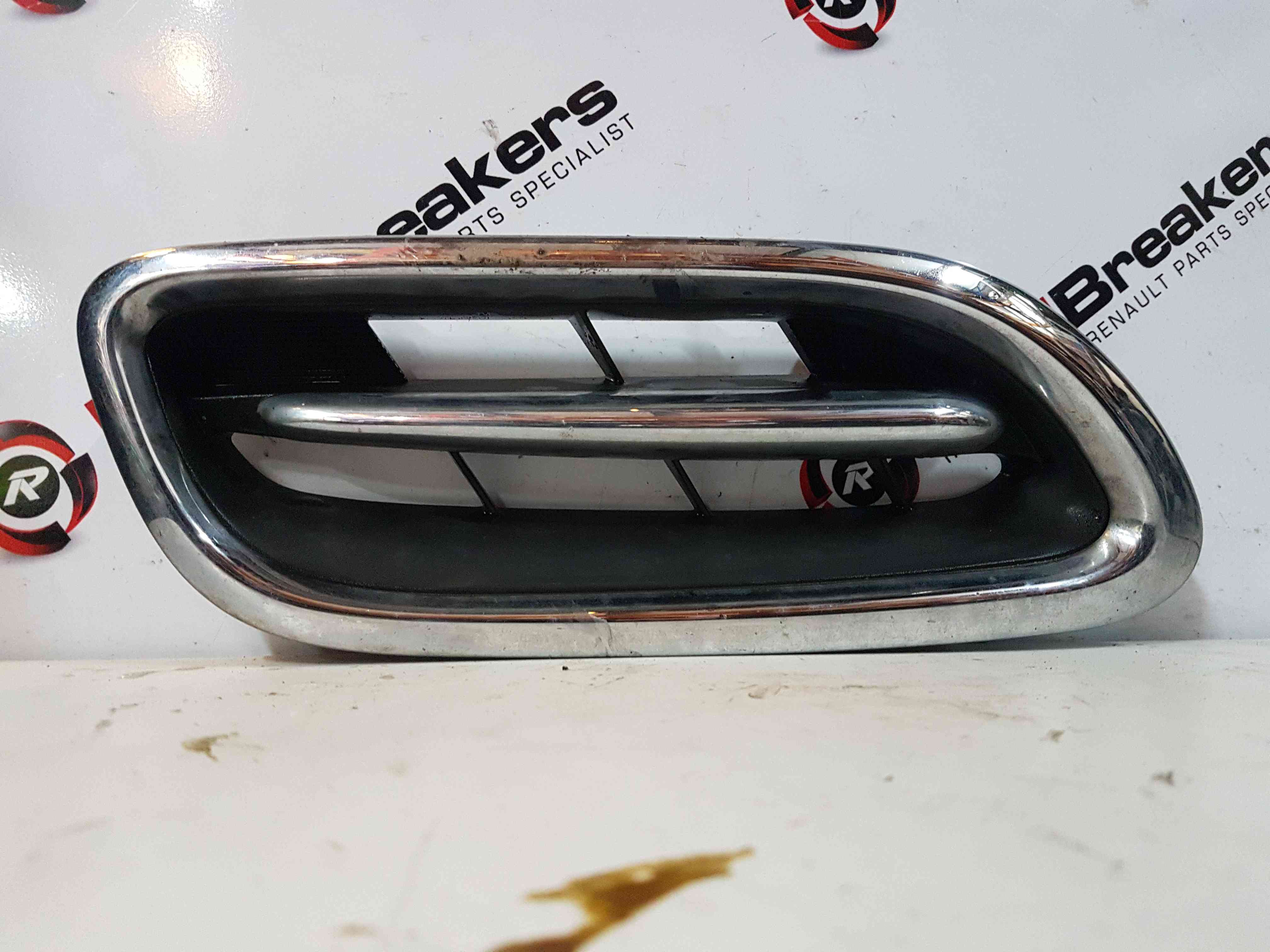 Thumb 4 Nissan Micra K11 1998-2002 Driver OSF Ns Bonnet Grill 623201F500