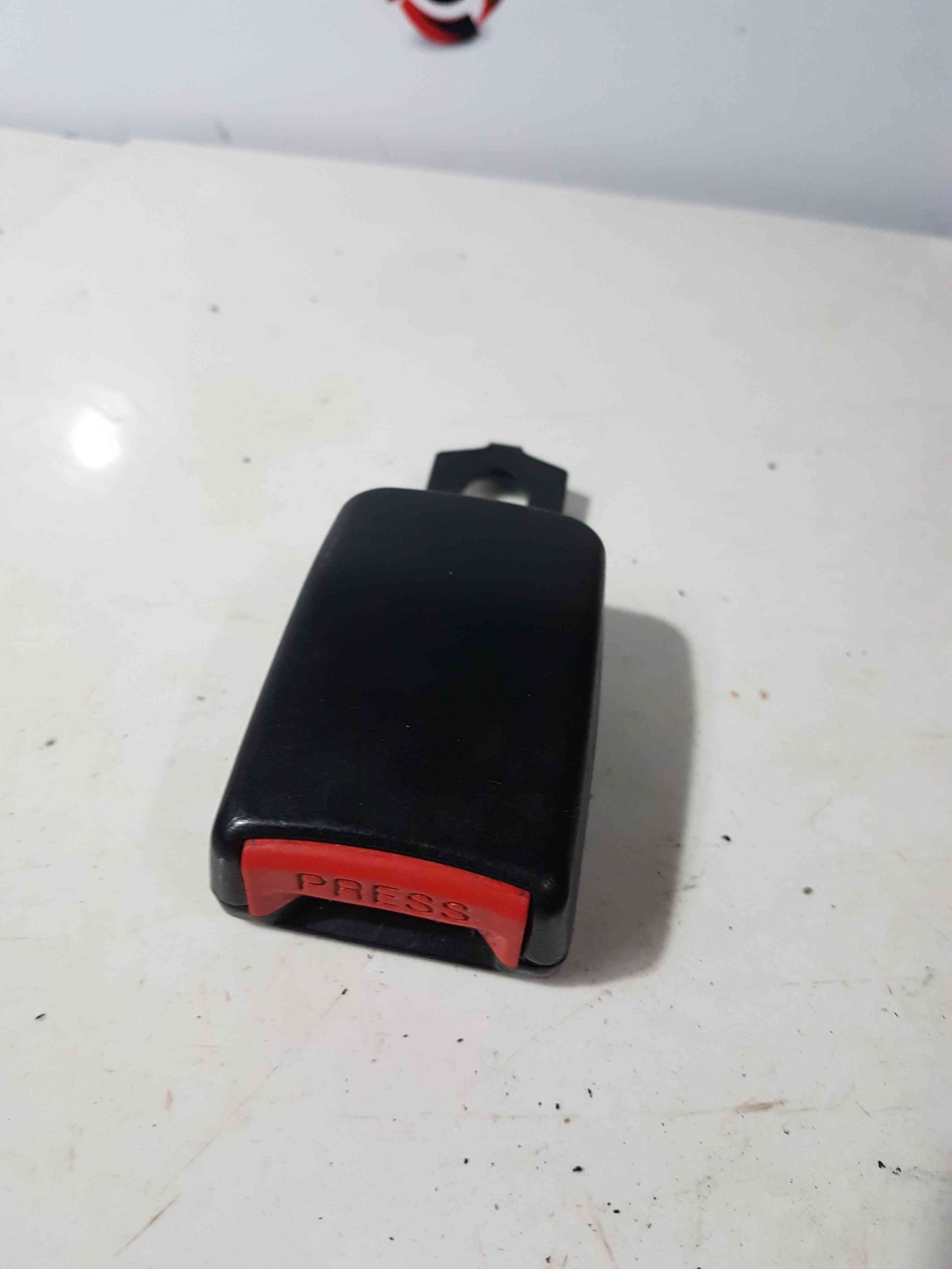 Thumb 3 Nissan Micra K11 1998-2002 Drivers OSF Front Buckle Clip 868421F500