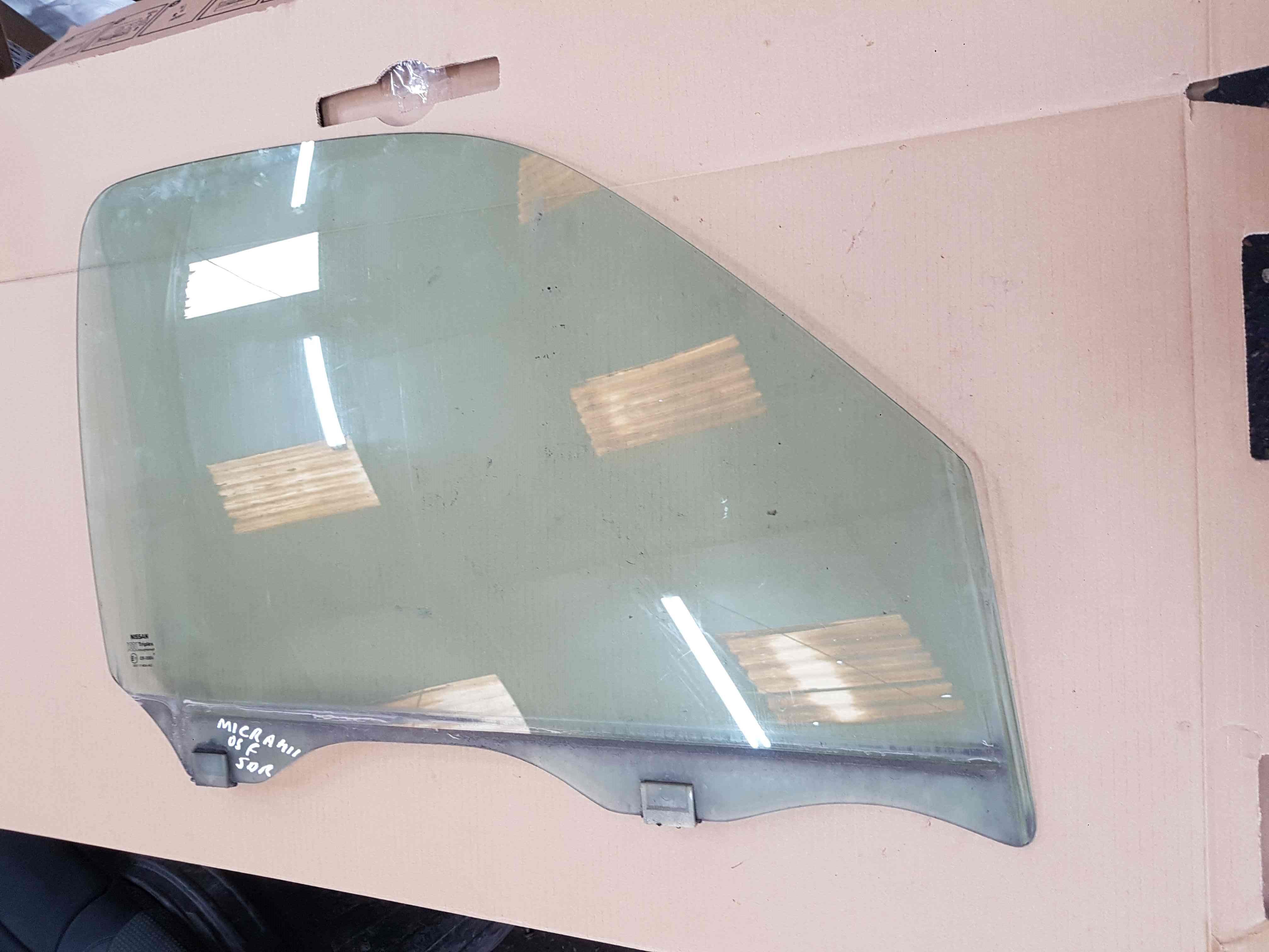 Thumb 2 Nissan Micra K11 1998-2002 Drivers OSF Front Window Glass 5Dr