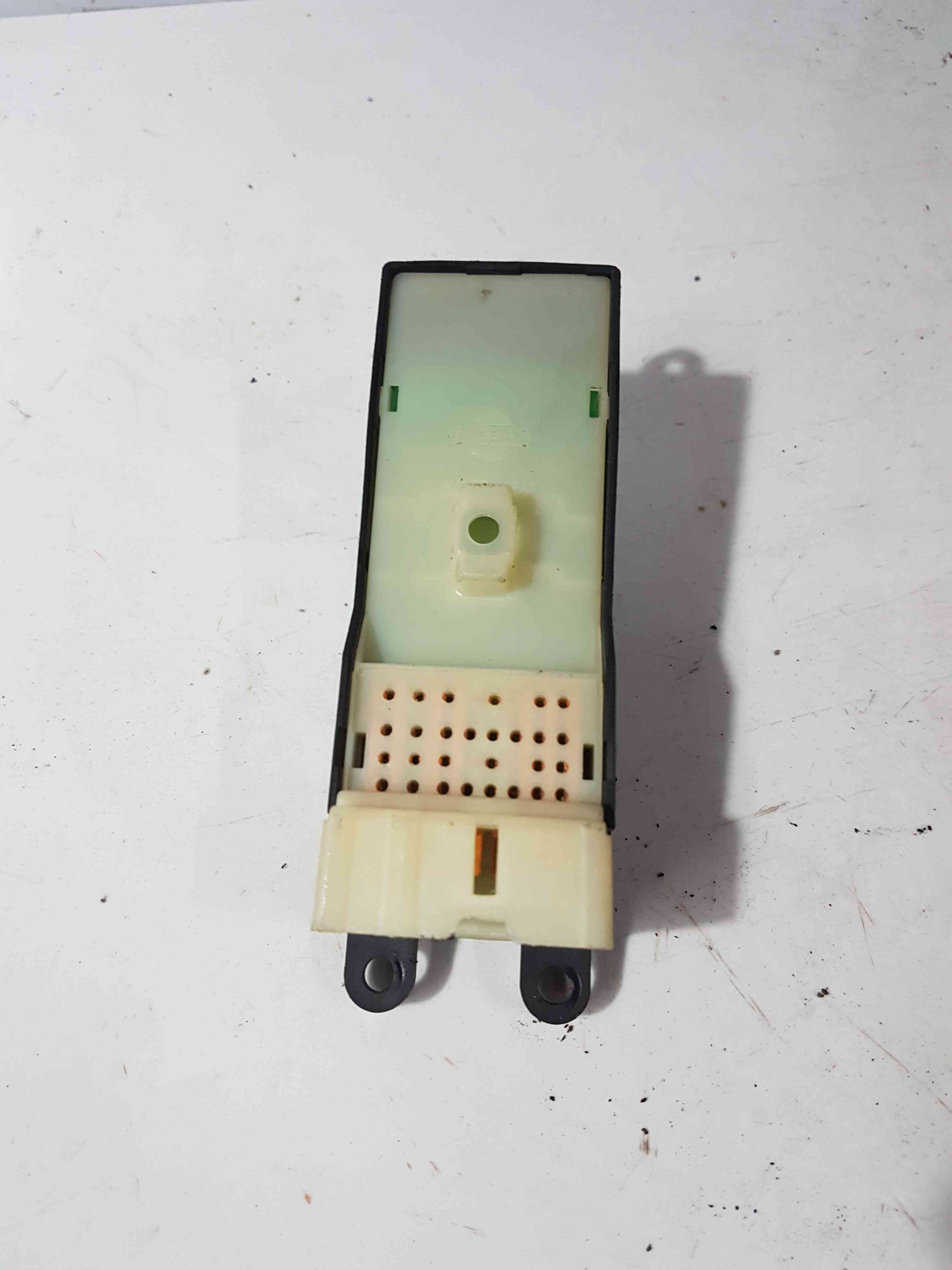 Thumb 3 Nissan Micra K11 1998-2002 Drivers OSF Front Window Switch Panel