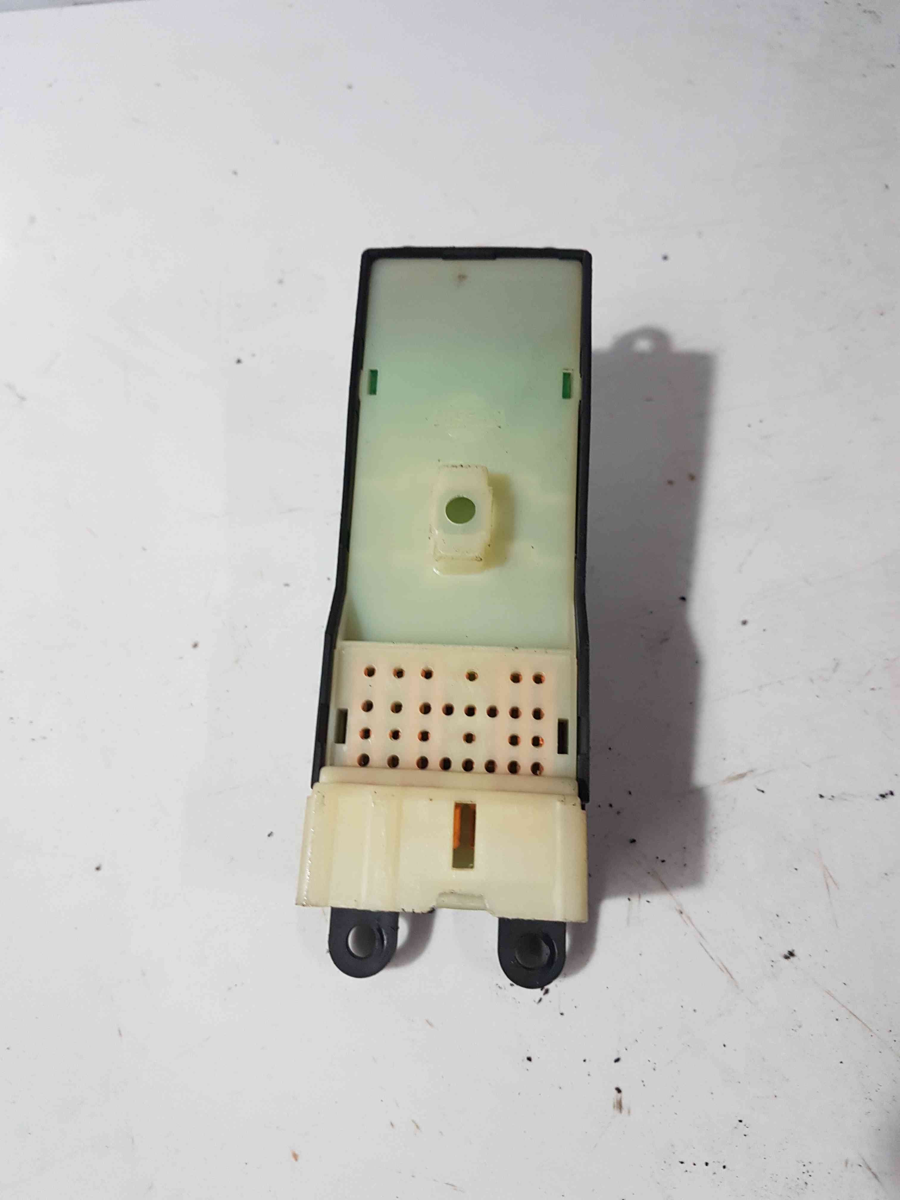 Thumb 4 Nissan Micra K11 1998-2002 Drivers OSF Front Window Switch Panel