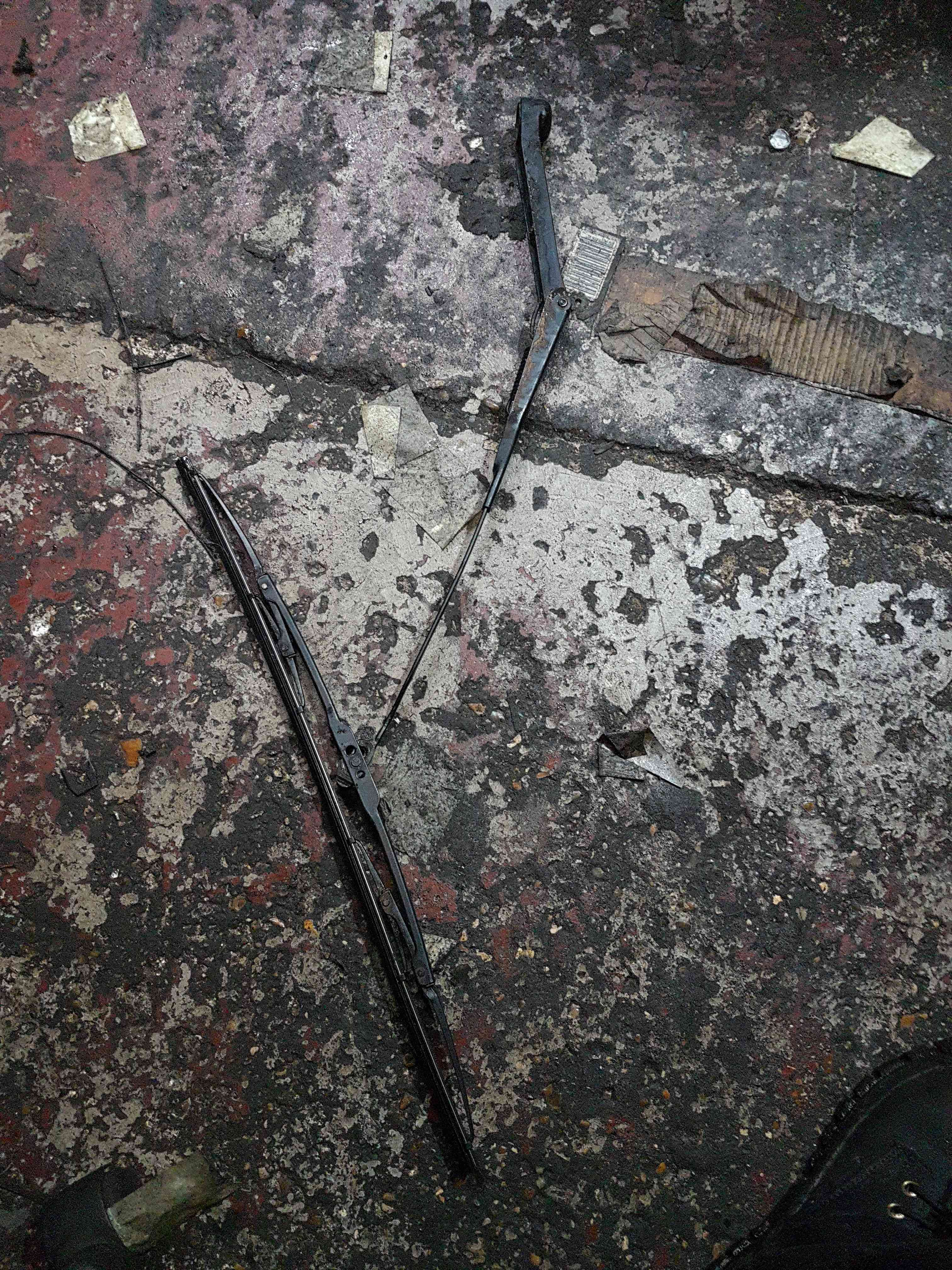 Thumb 2 Nissan Micra K11 1998-2002 Drivers OSF Front Wiper ARM