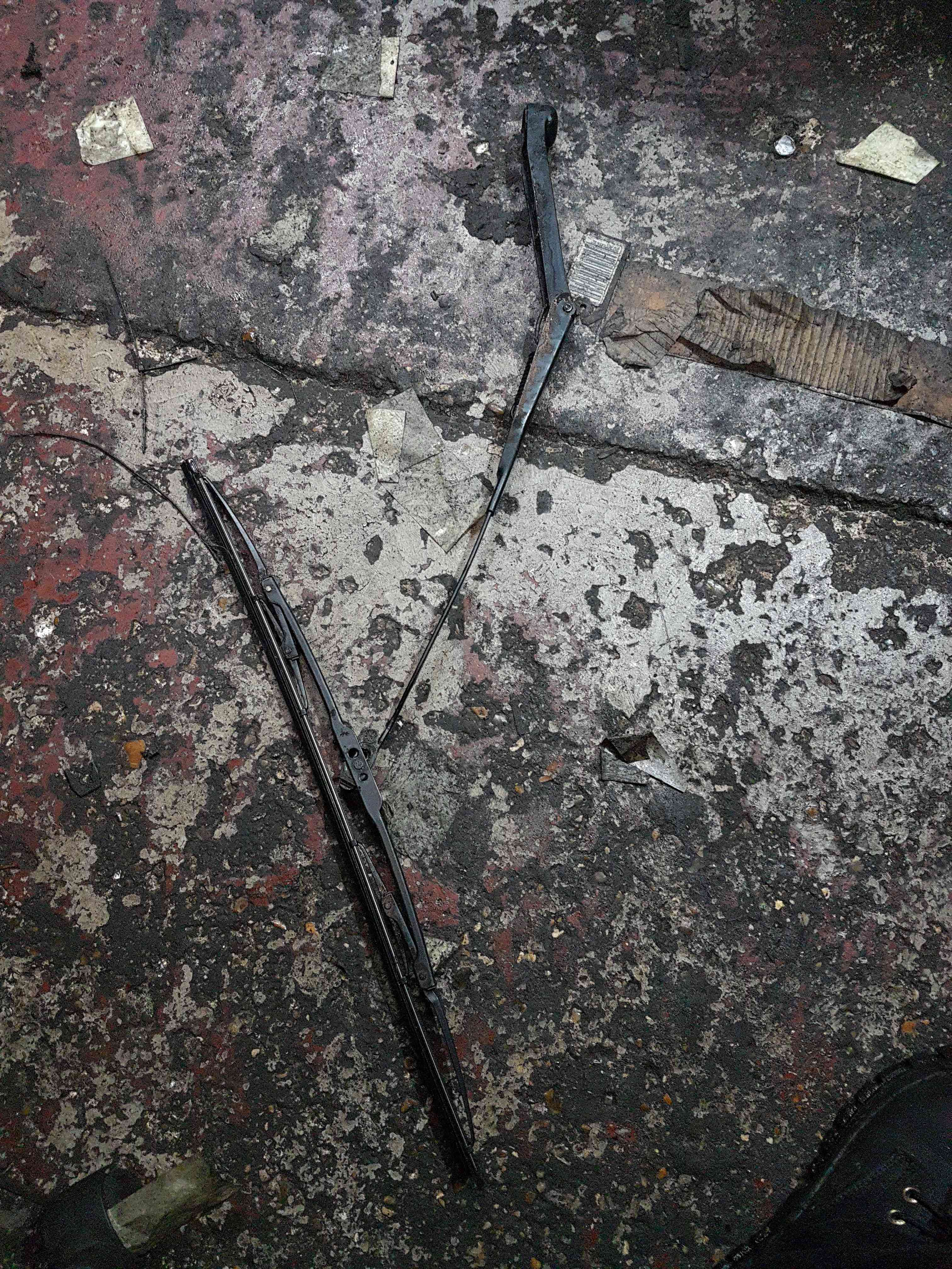 Thumb 3 Nissan Micra K11 1998-2002 Drivers OSF Front Wiper ARM