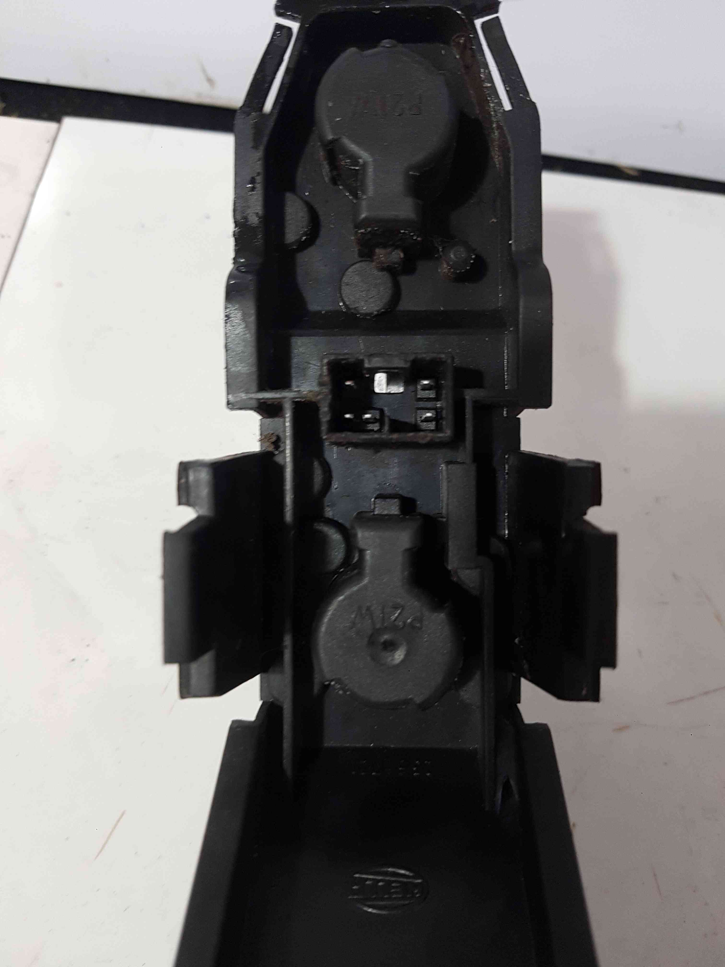 Thumb 4 Nissan Micra K11 1998-2002 Drivers OSR Rear Bulb Holder