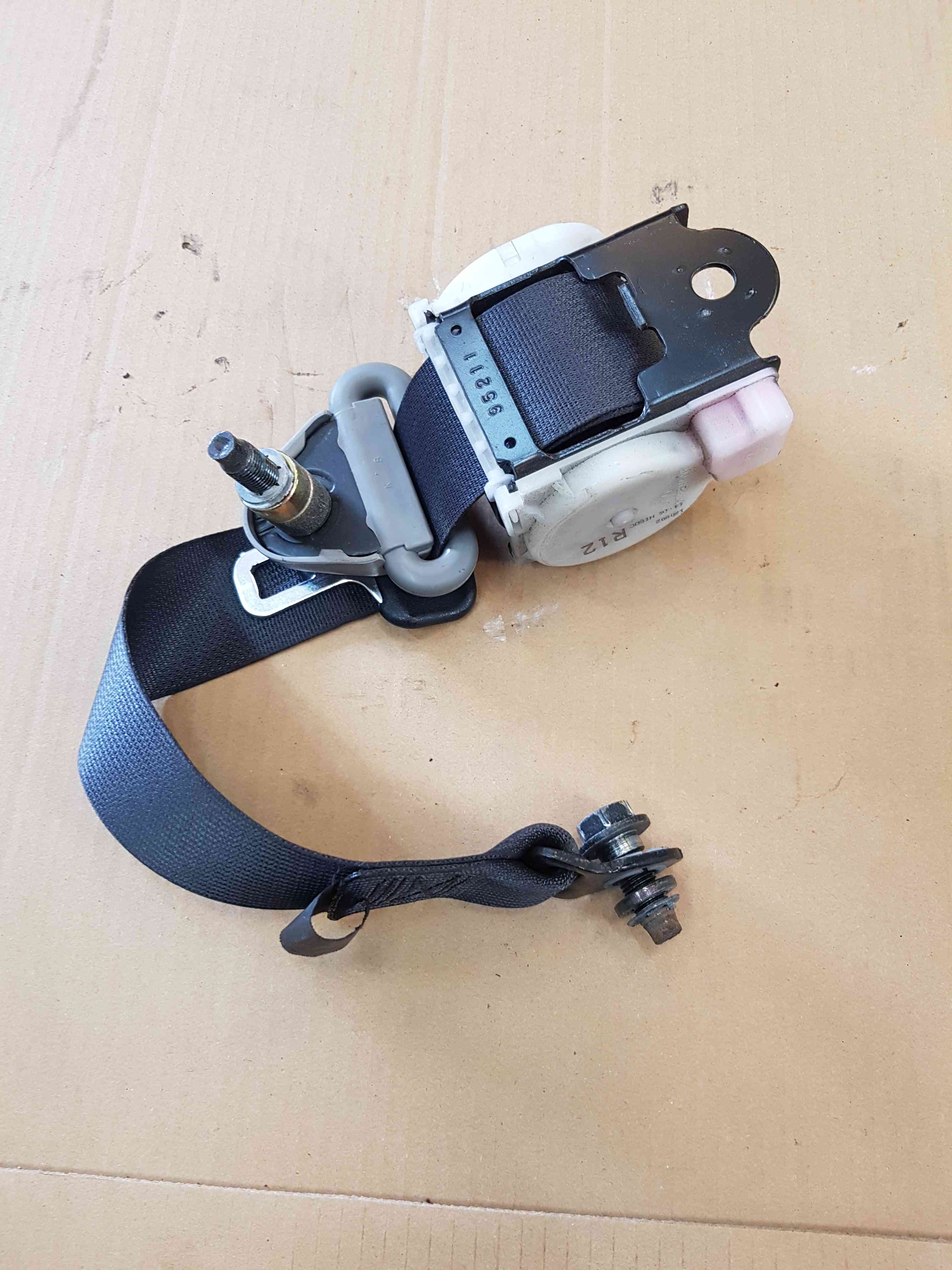 Thumb 2 Nissan Micra K11 1998-2002 Drivers OSR Rear Seat Belt