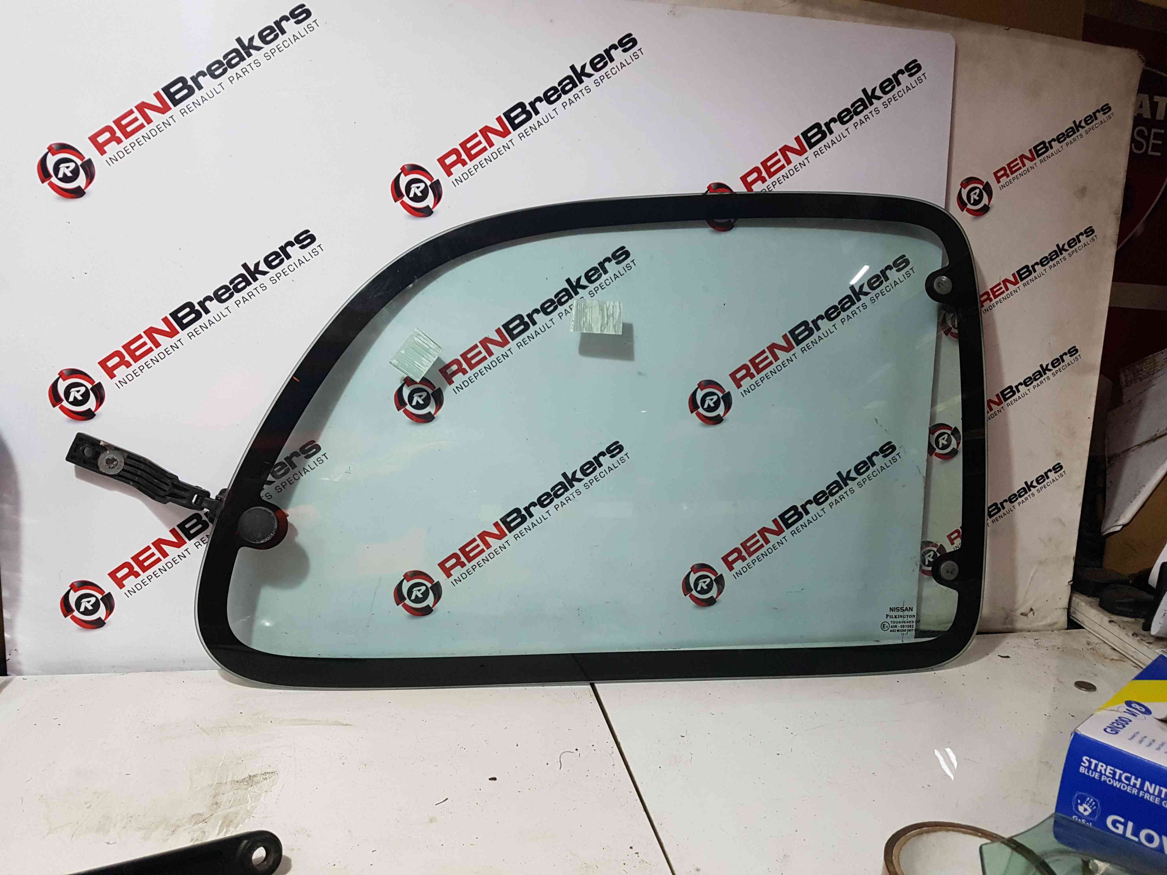 Thumb 2 Nissan Micra K11 1998-2002 Drivers OSR Rear Window Glass 3Dr 3 door