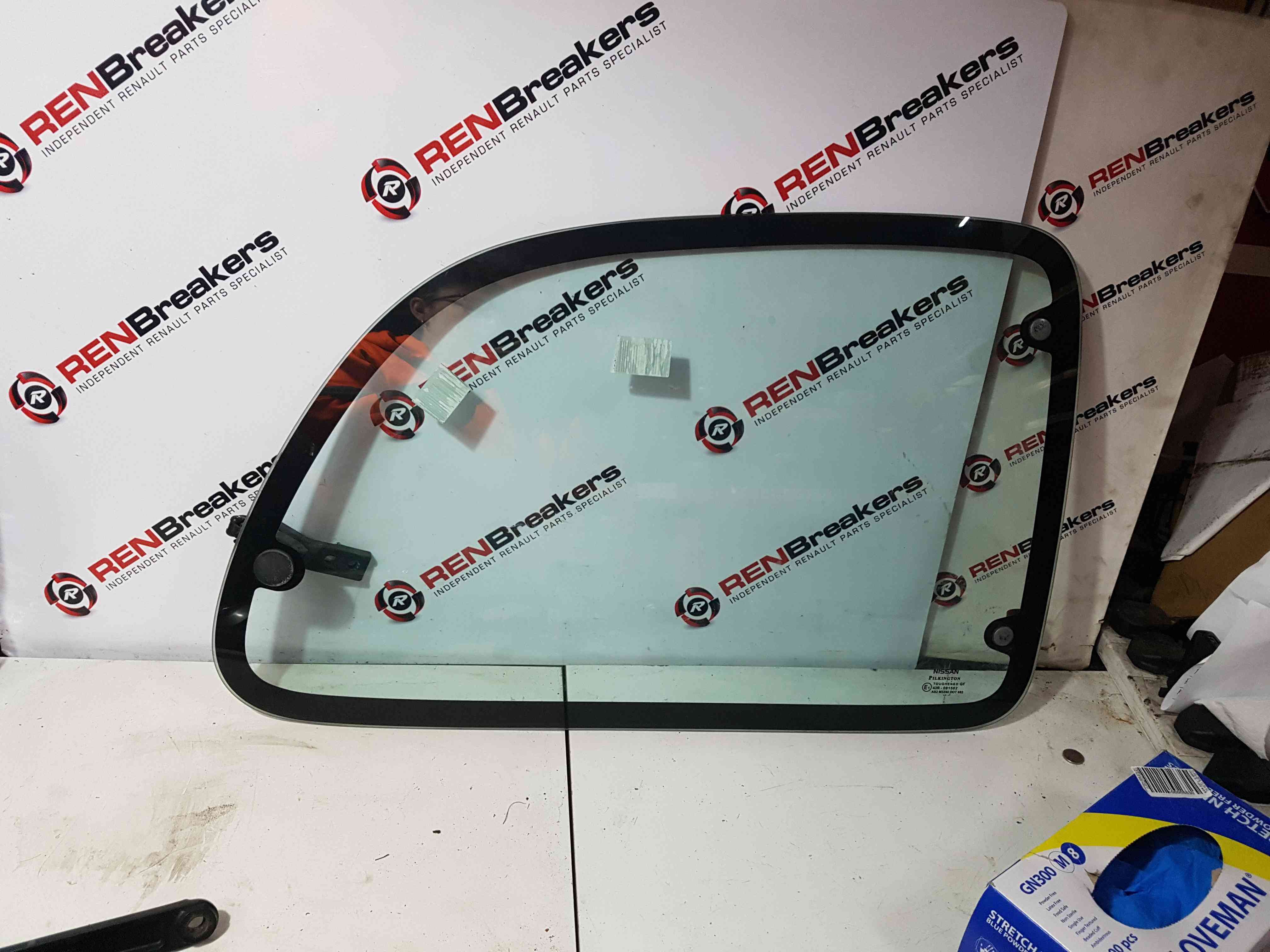 Thumb 8 Nissan Micra K11 1998-2002 Drivers OSR Rear Window Glass 3Dr 3 door