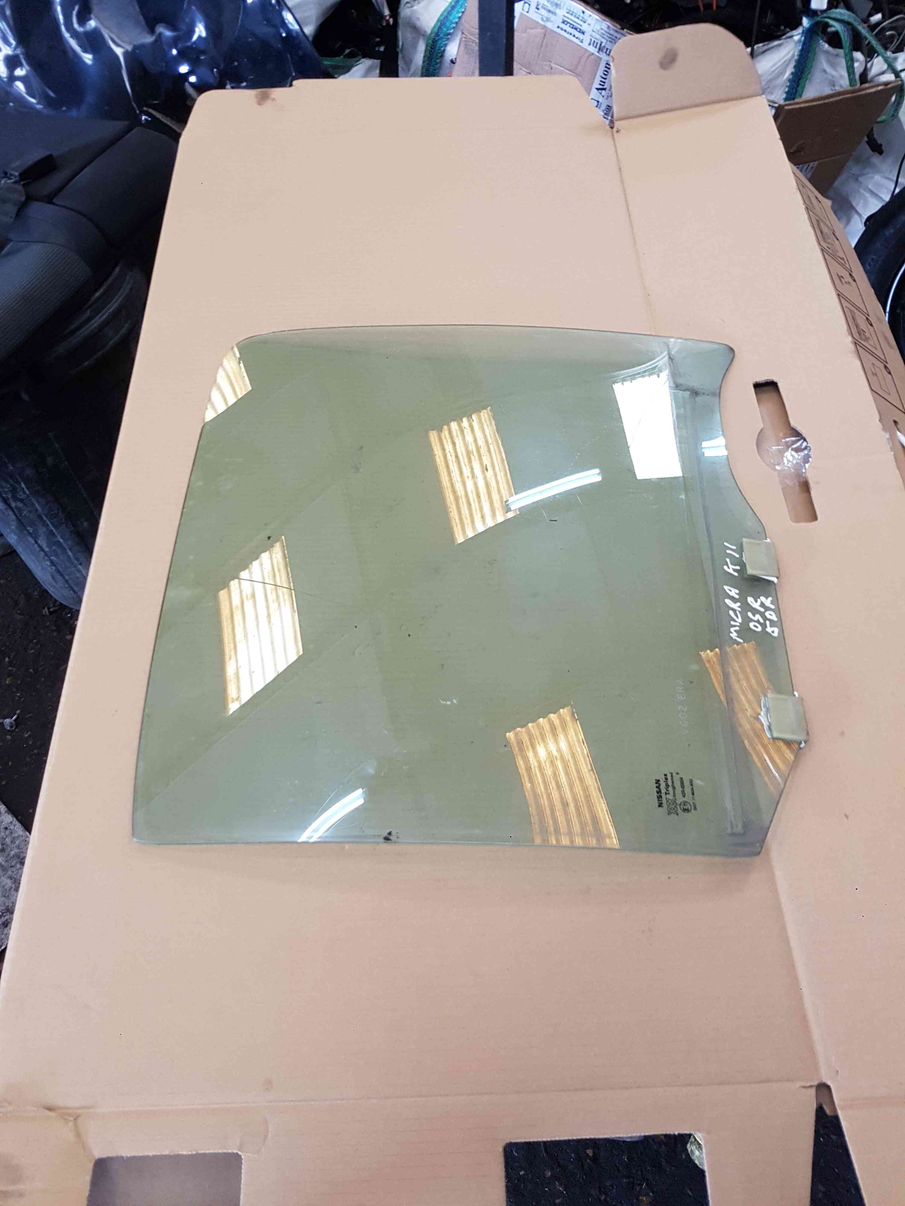 Thumb 2 Nissan Micra K11 1998-2002 Drivers OSR Rear Window Glass 5Dr
