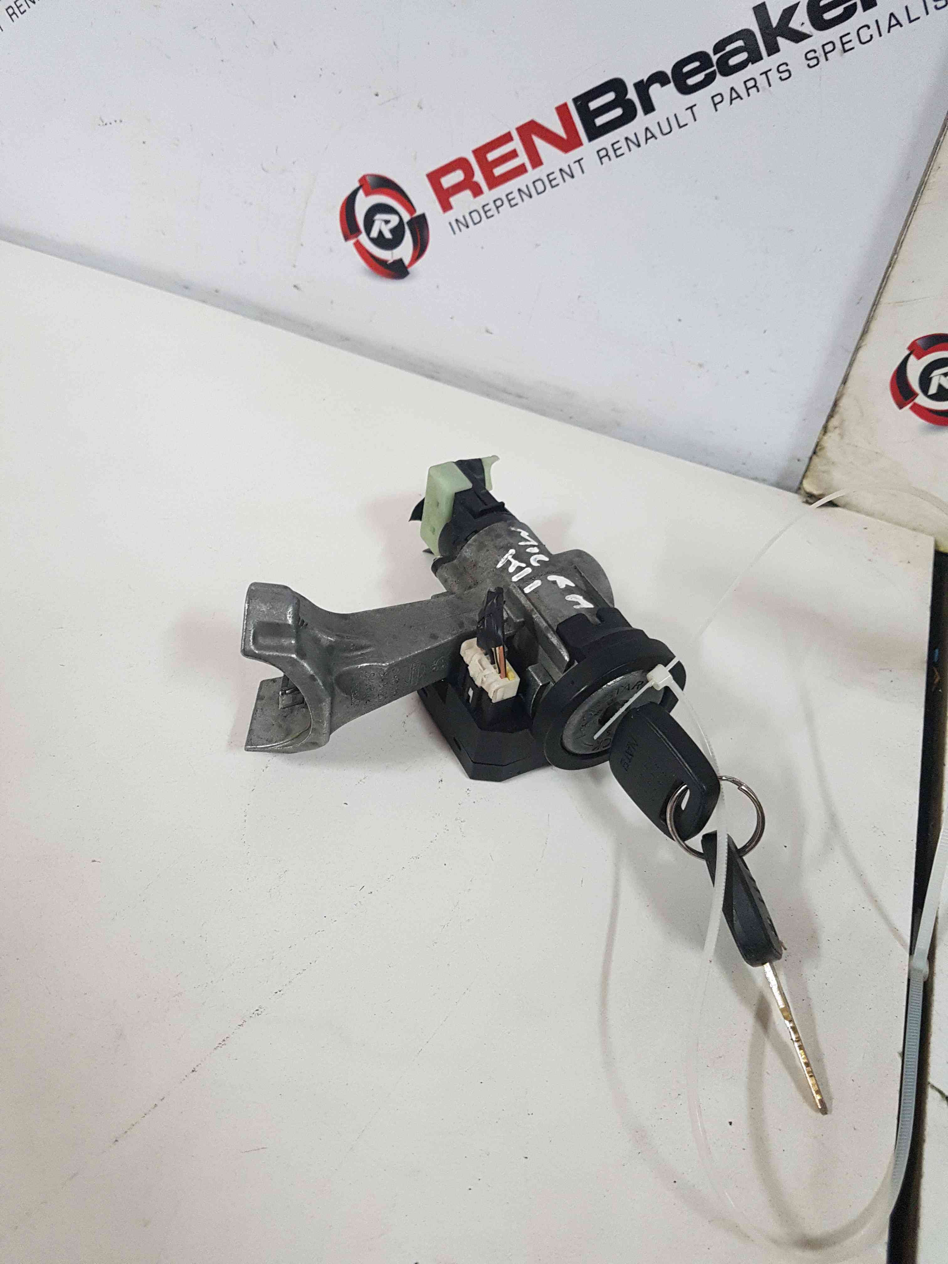 Thumb 2 Nissan Micra K11 1998-2002 Ignition Barrel + 2 Keys 28590C9902