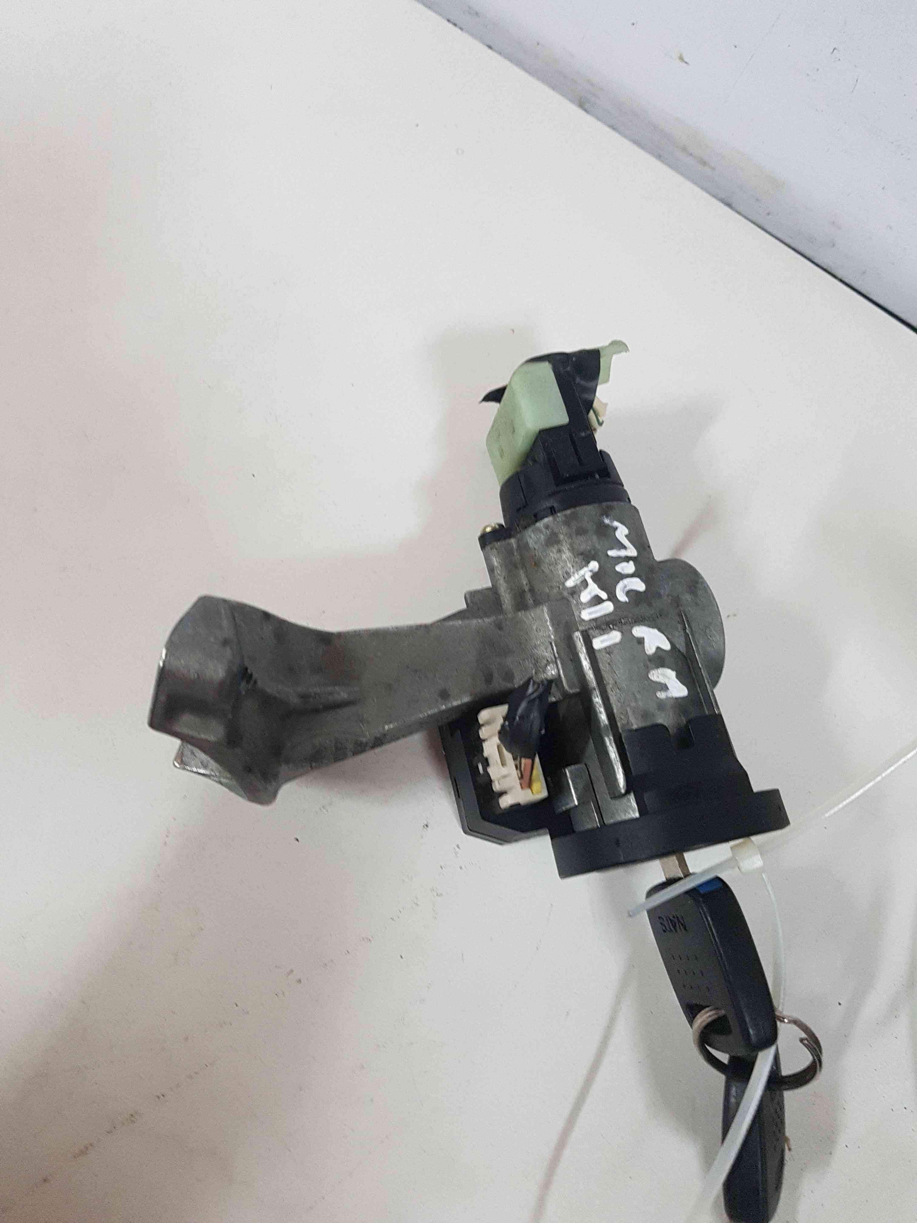 Thumb 3 Nissan Micra K11 1998-2002 Ignition Barrel + 2 Keys 28590C9902