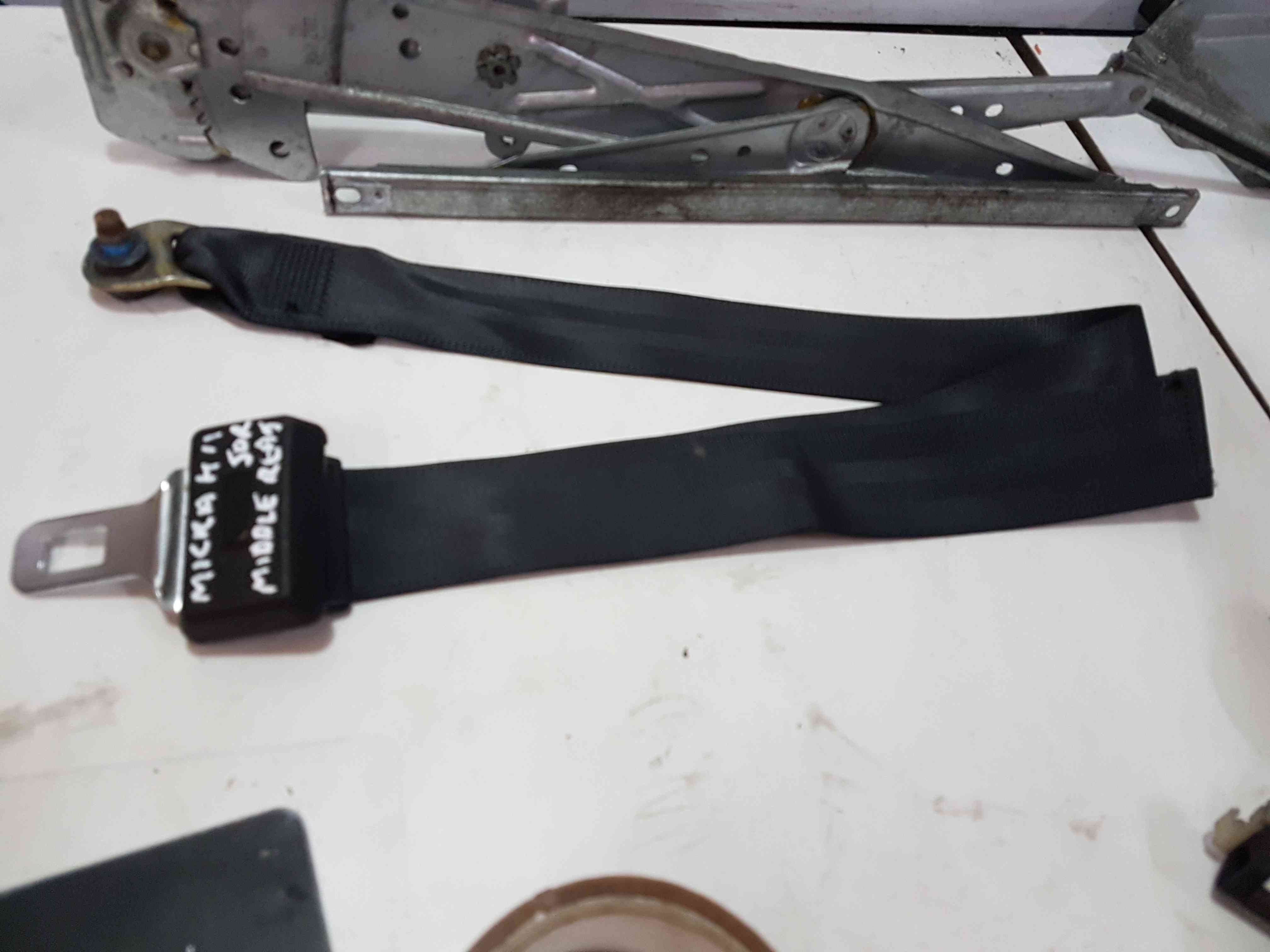 Thumb 3 Nissan Micra K11 1998-2002 Middle Rear Seat Belt