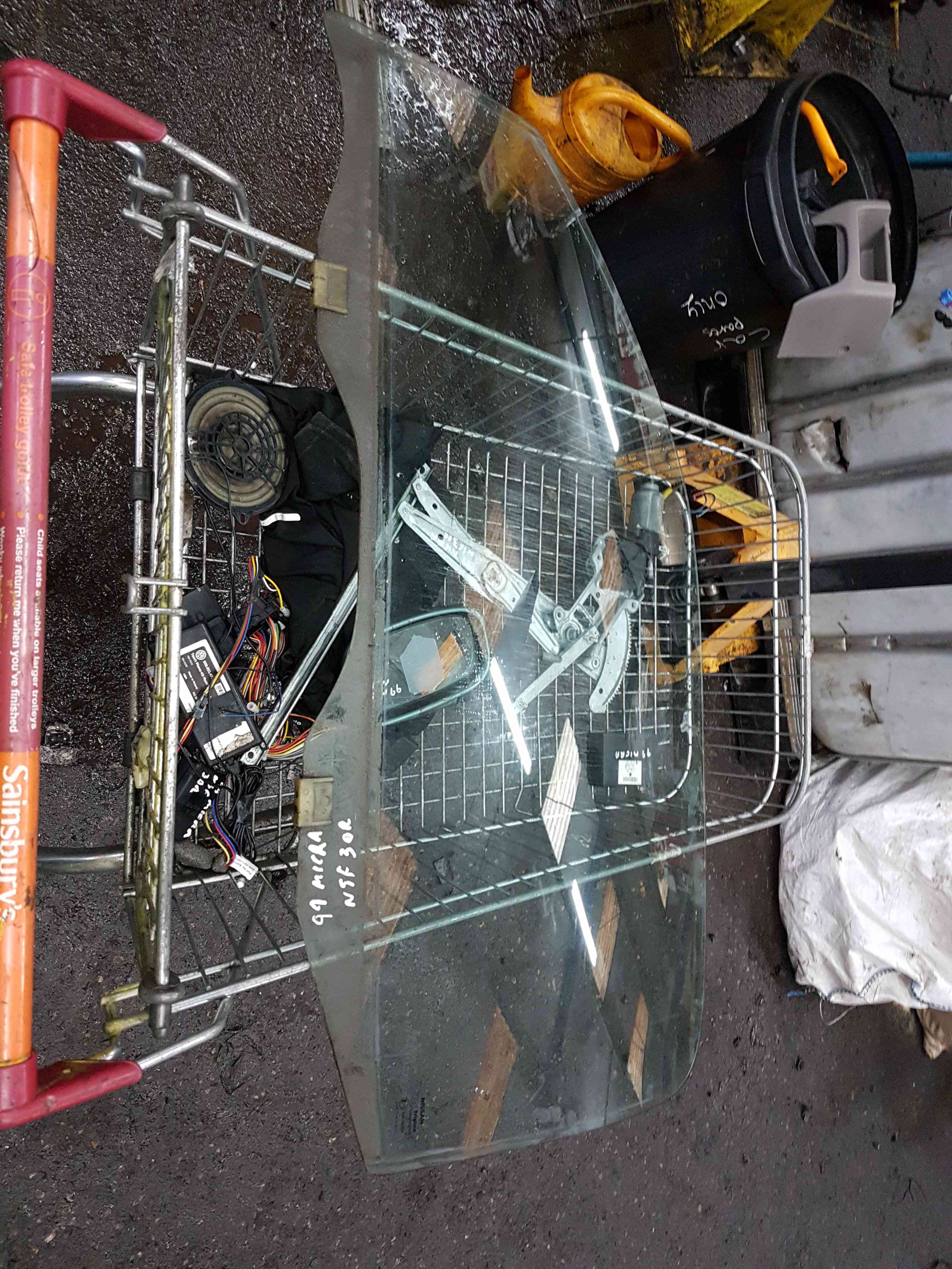 Thumb 2 Nissan Micra K11 1998-2002 Passenger NSF Front Window Glass 3Dr