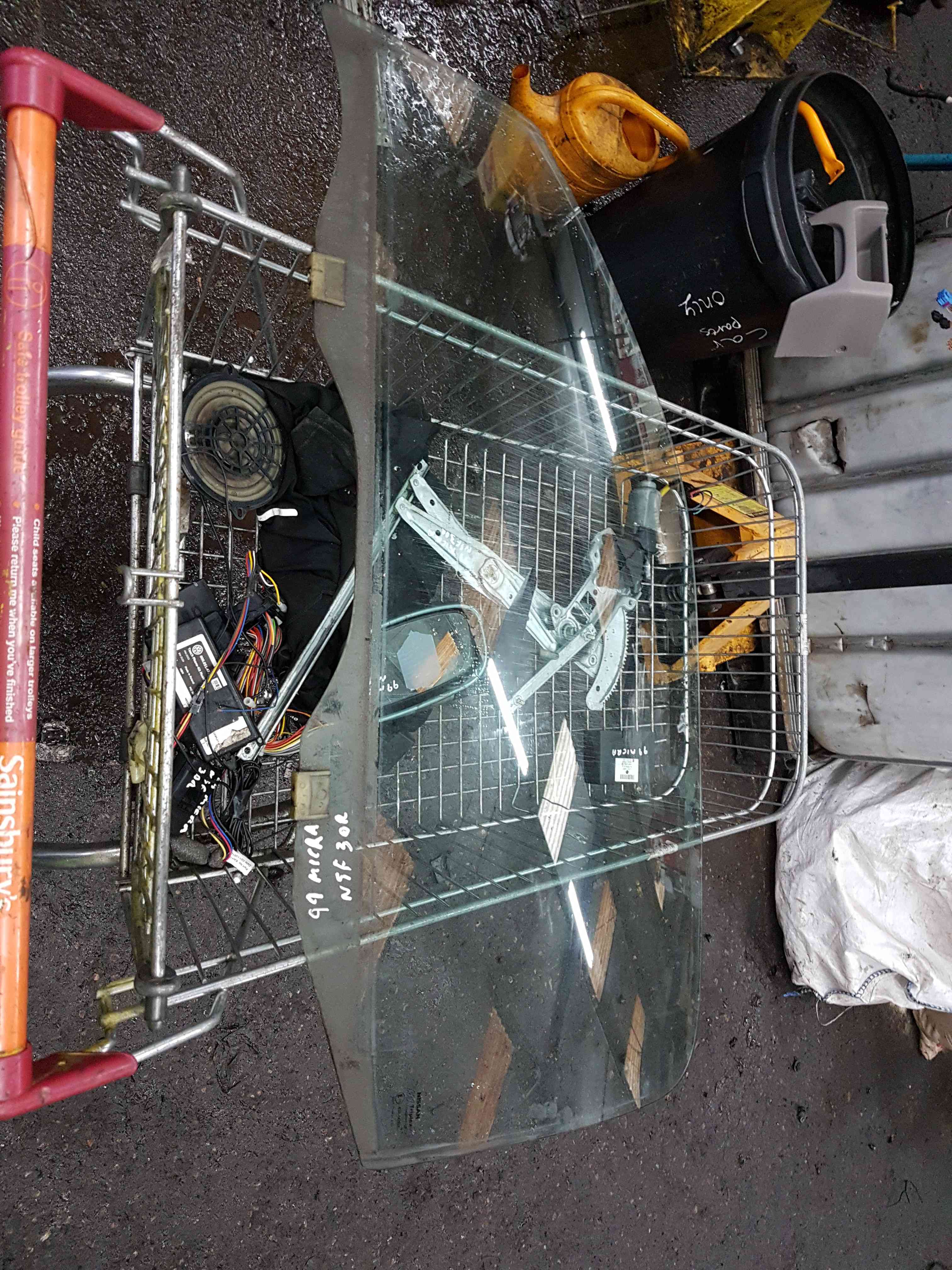 Thumb 3 Nissan Micra K11 1998-2002 Passenger NSF Front Window Glass 3Dr