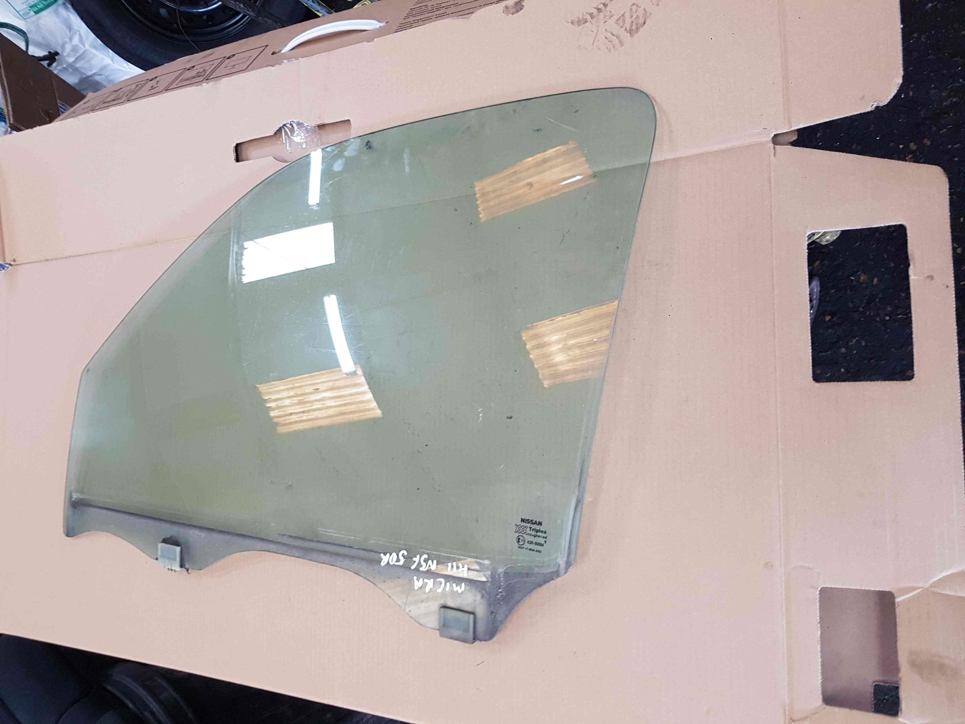 Thumb 2 Nissan Micra K11 1998-2002 Passenger NSF Front Window Glass 5Dr