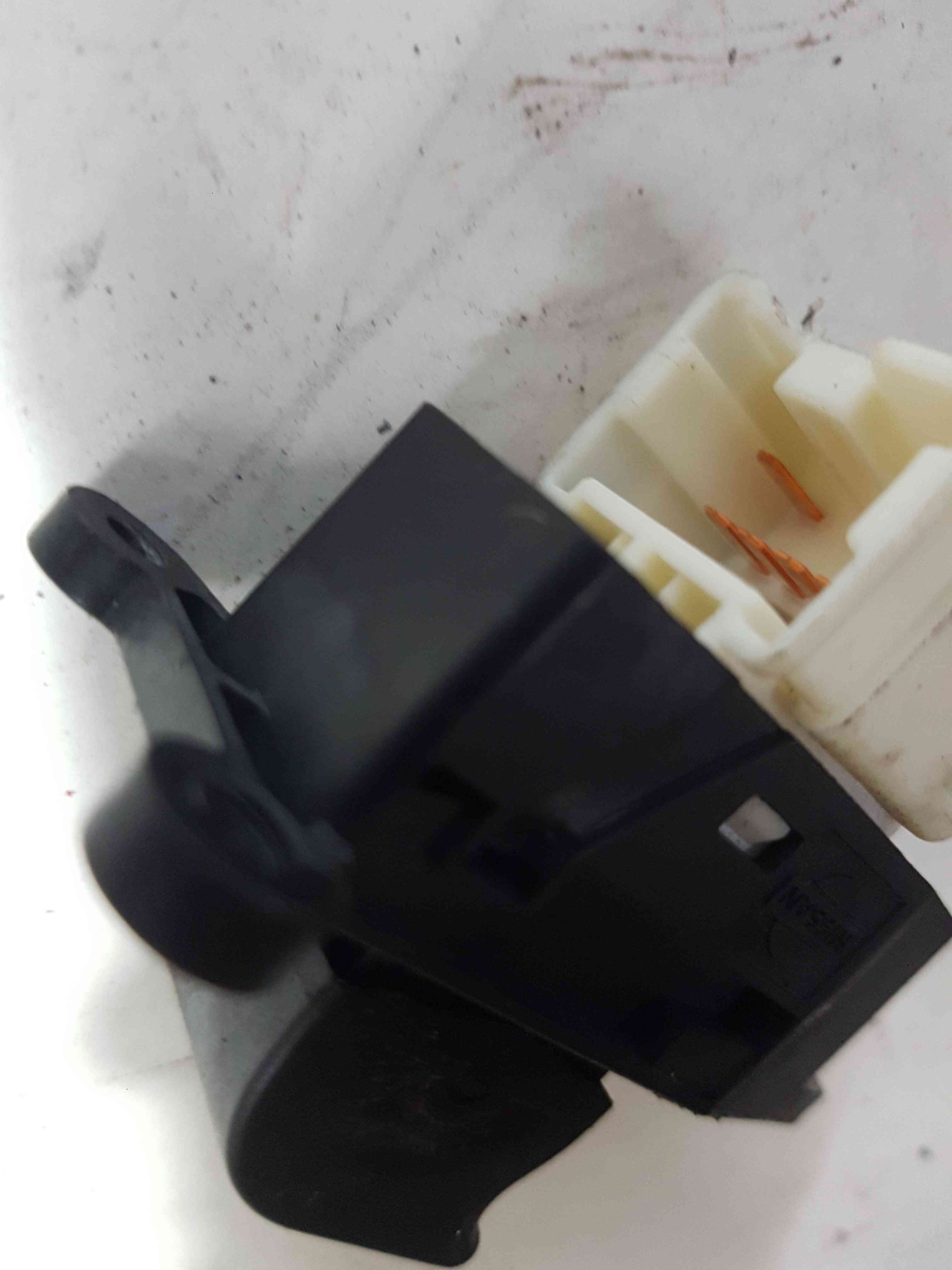 Thumb 4 Nissan Micra K11 1998-2002 Passenger NSF Front Window Switch Panel