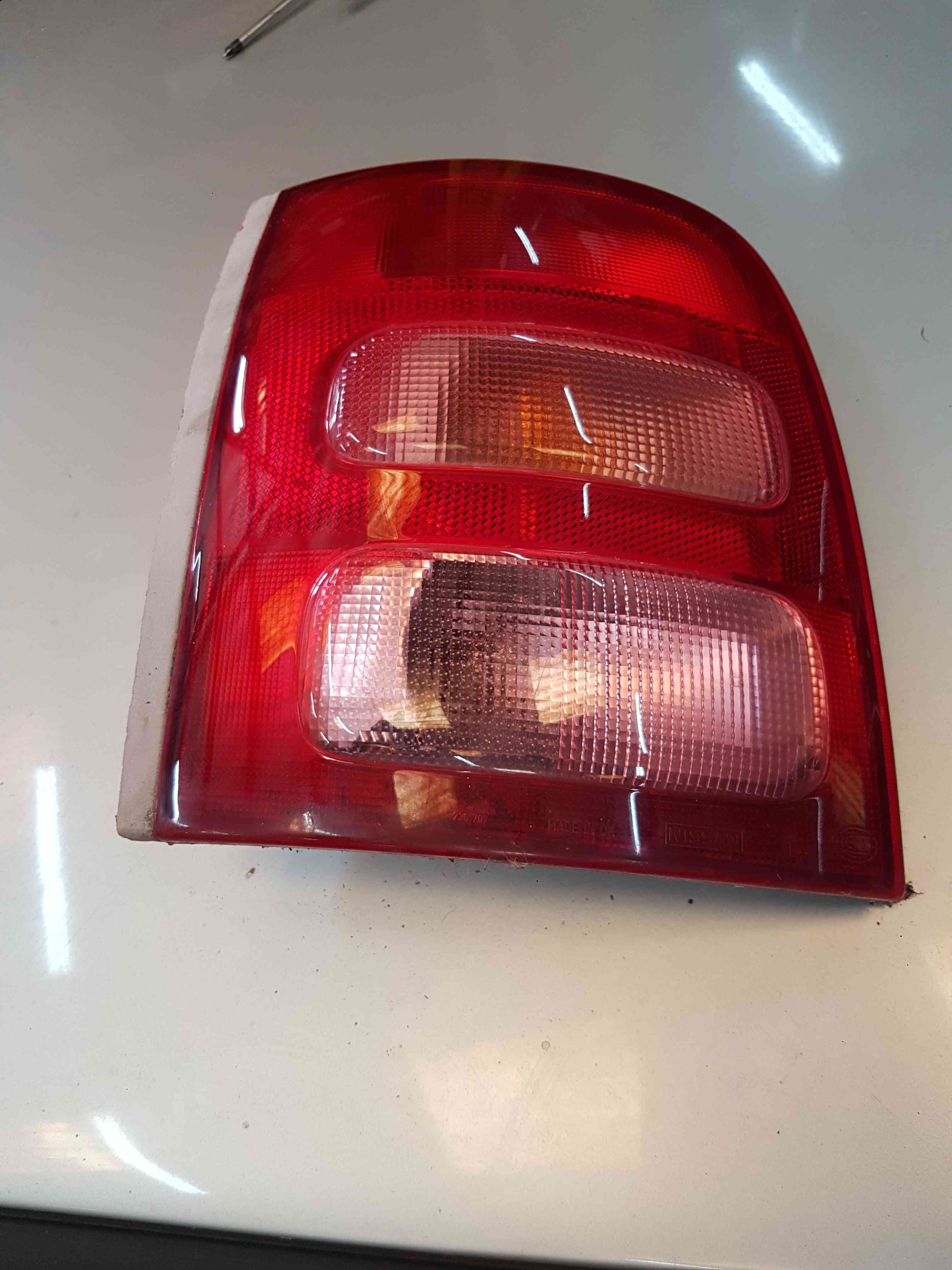 Thumb 4 Nissan Micra K11 1998-2002 Passenger NSR Rear Light