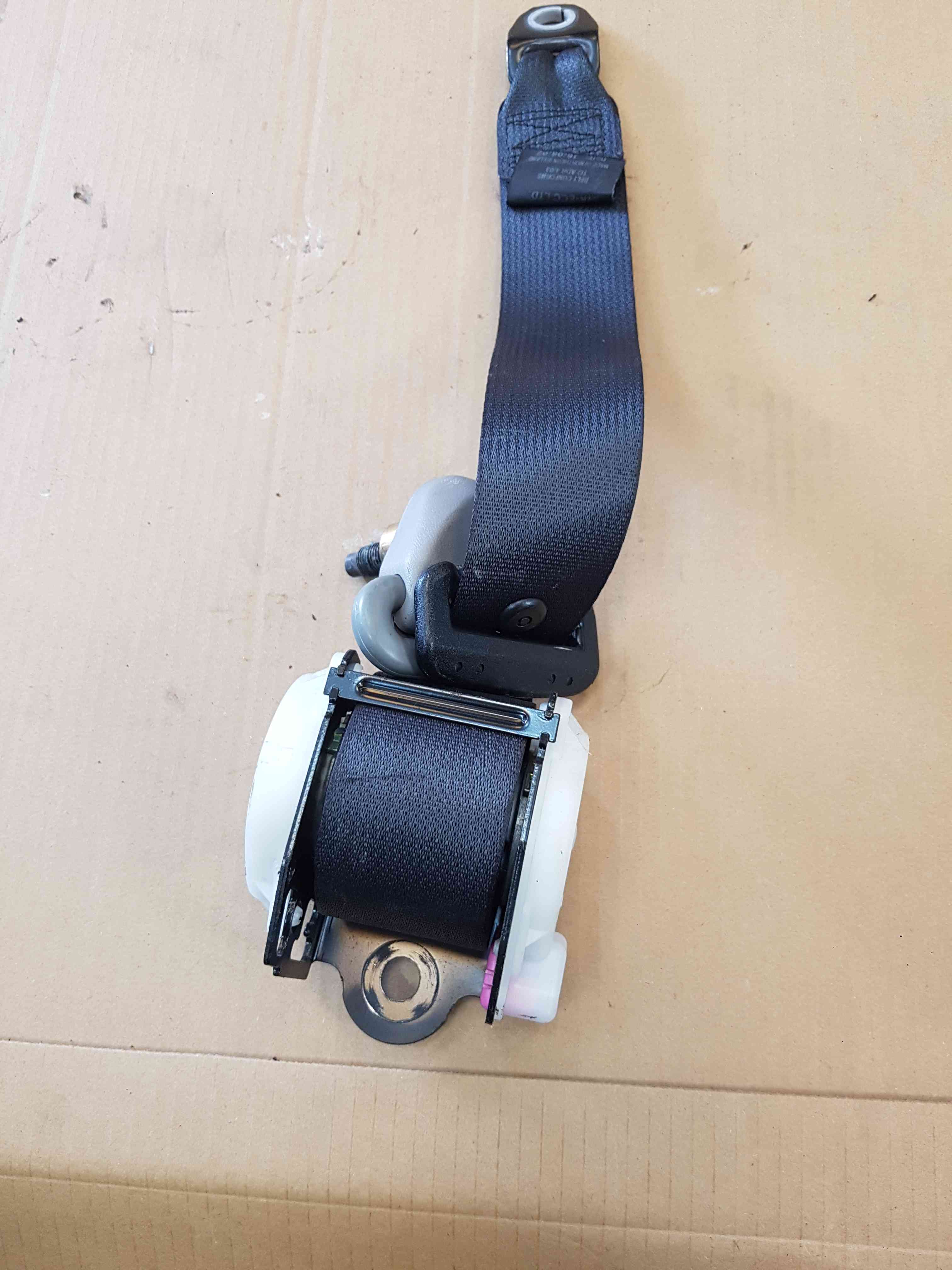 Thumb 4 Nissan Micra K11 1998-2002 Passenger NSR Rear Seat Belt