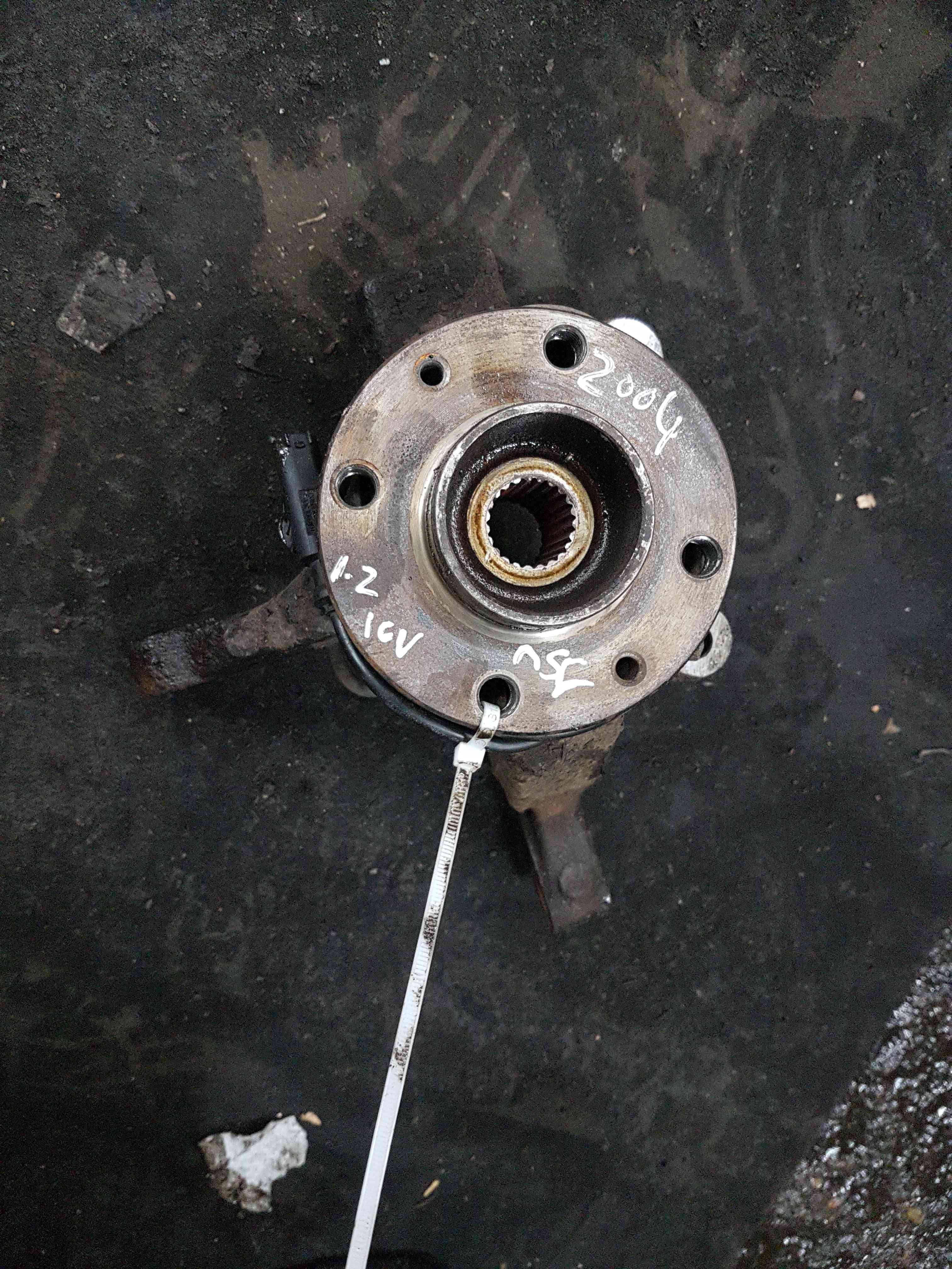 Thumb 3 Nissan Micra K12 2002-2010 1.2 16V Petrol Passenger NSF Front Wheel HUB + Sensor