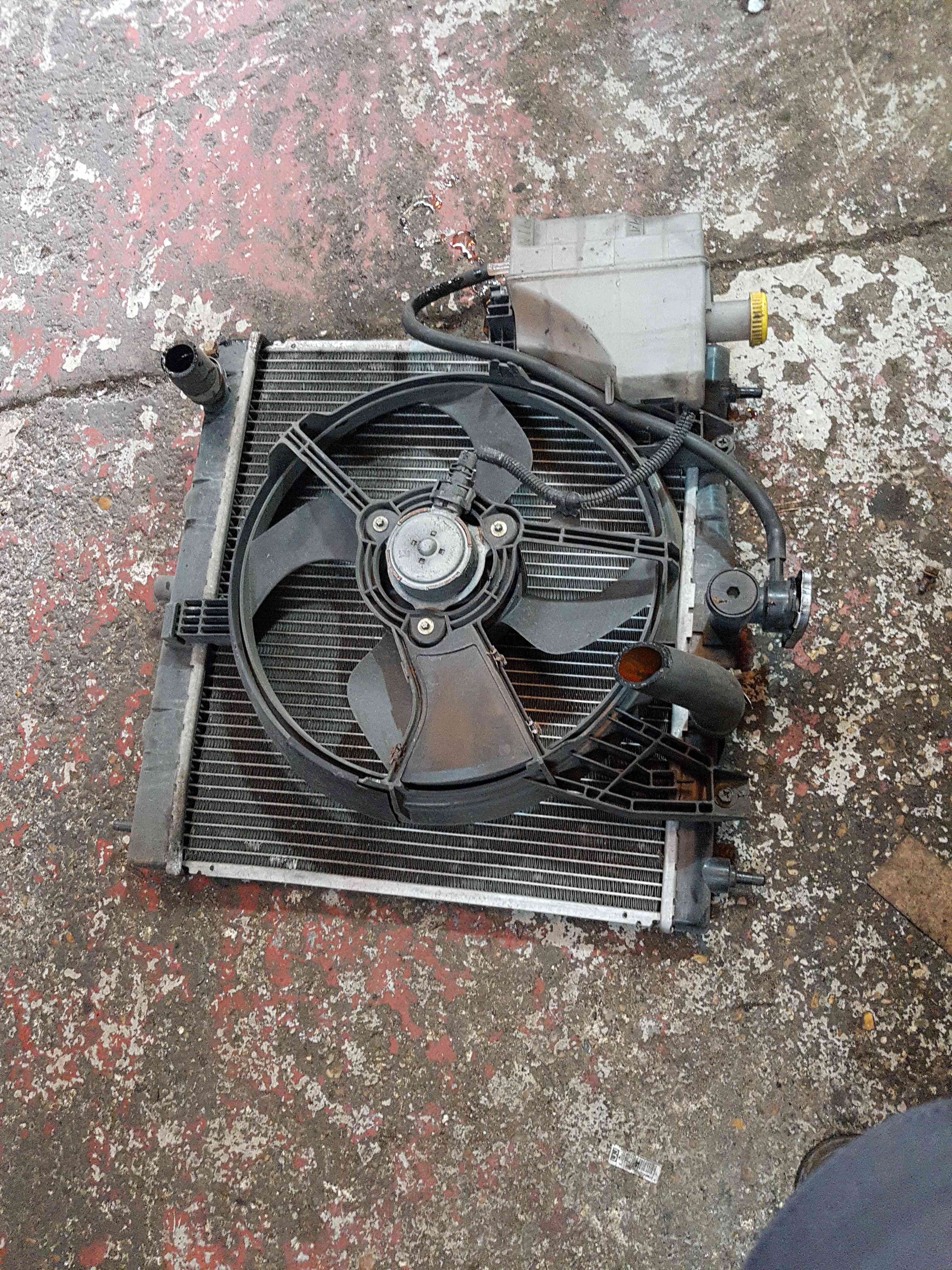 Thumb 3 Nissan Micra K12 2002-2010 1.2L 16V Petrol RAD Pack Cooling FAN Complete