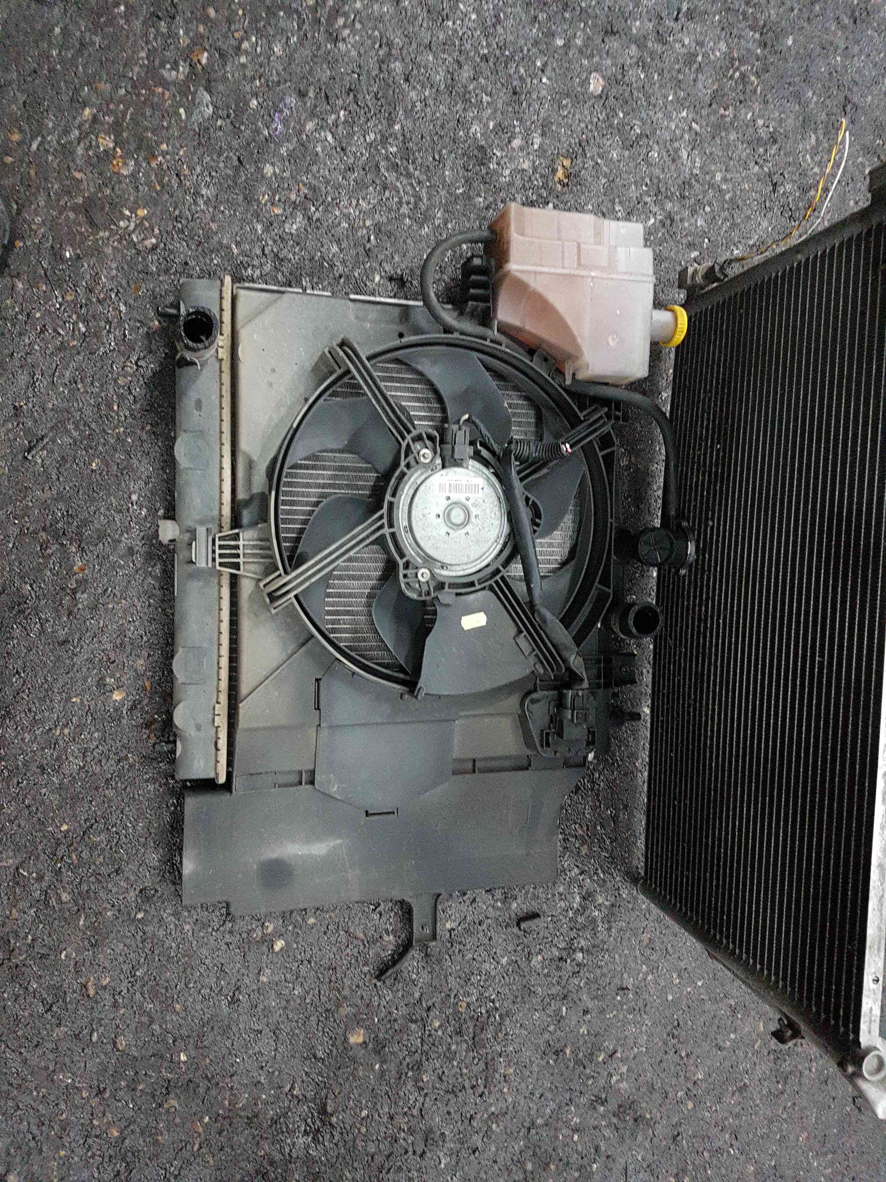 Thumb 3 Nissan Micra K12 2002-2010 1.2L 16V Petrol RAD Pack Cooling FAN Complete