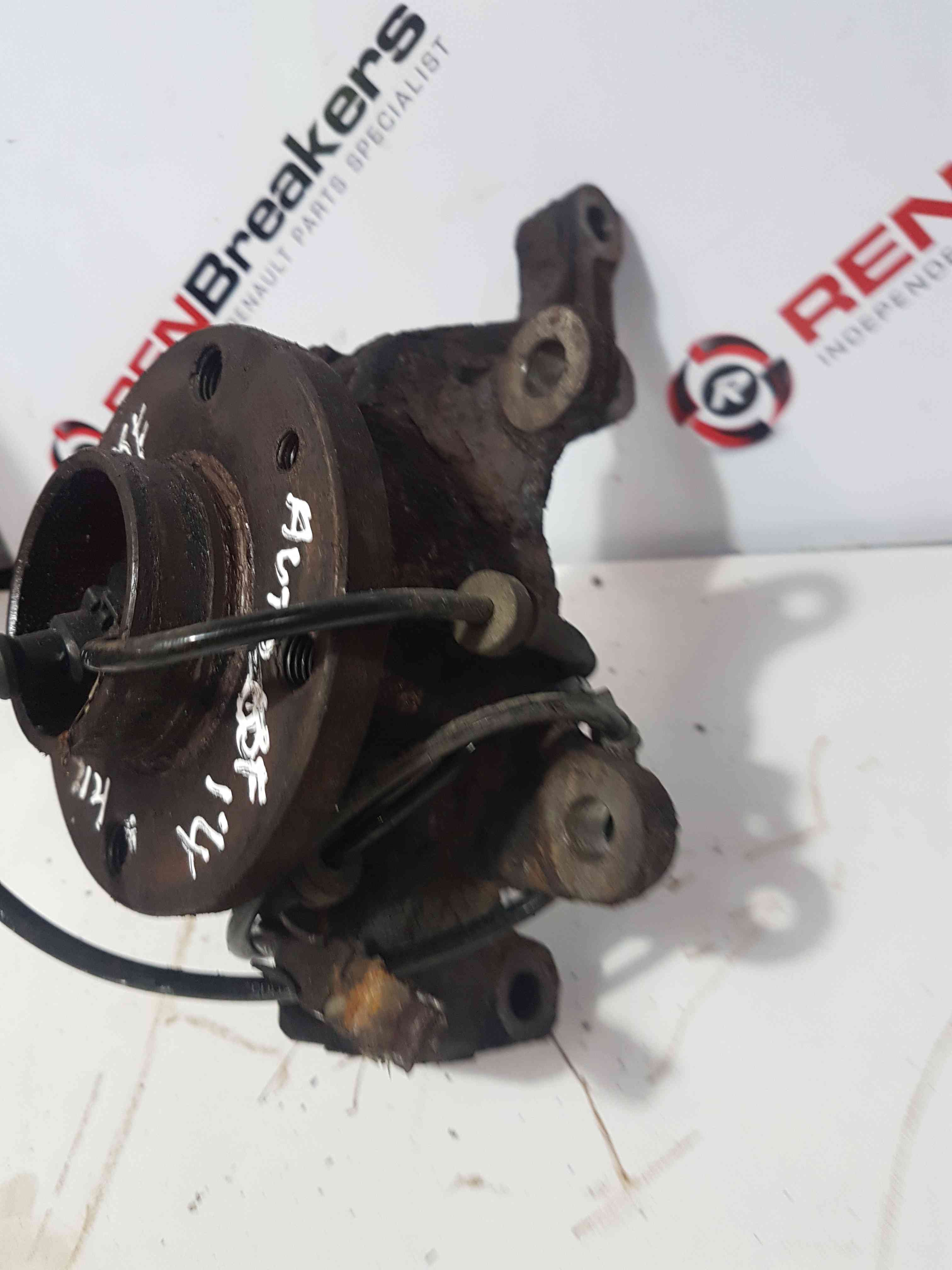 Thumb 8 Nissan Micra K12 2002-2010 1.4 16V Auto Petrol Driver OSF Front Wheel HUB 