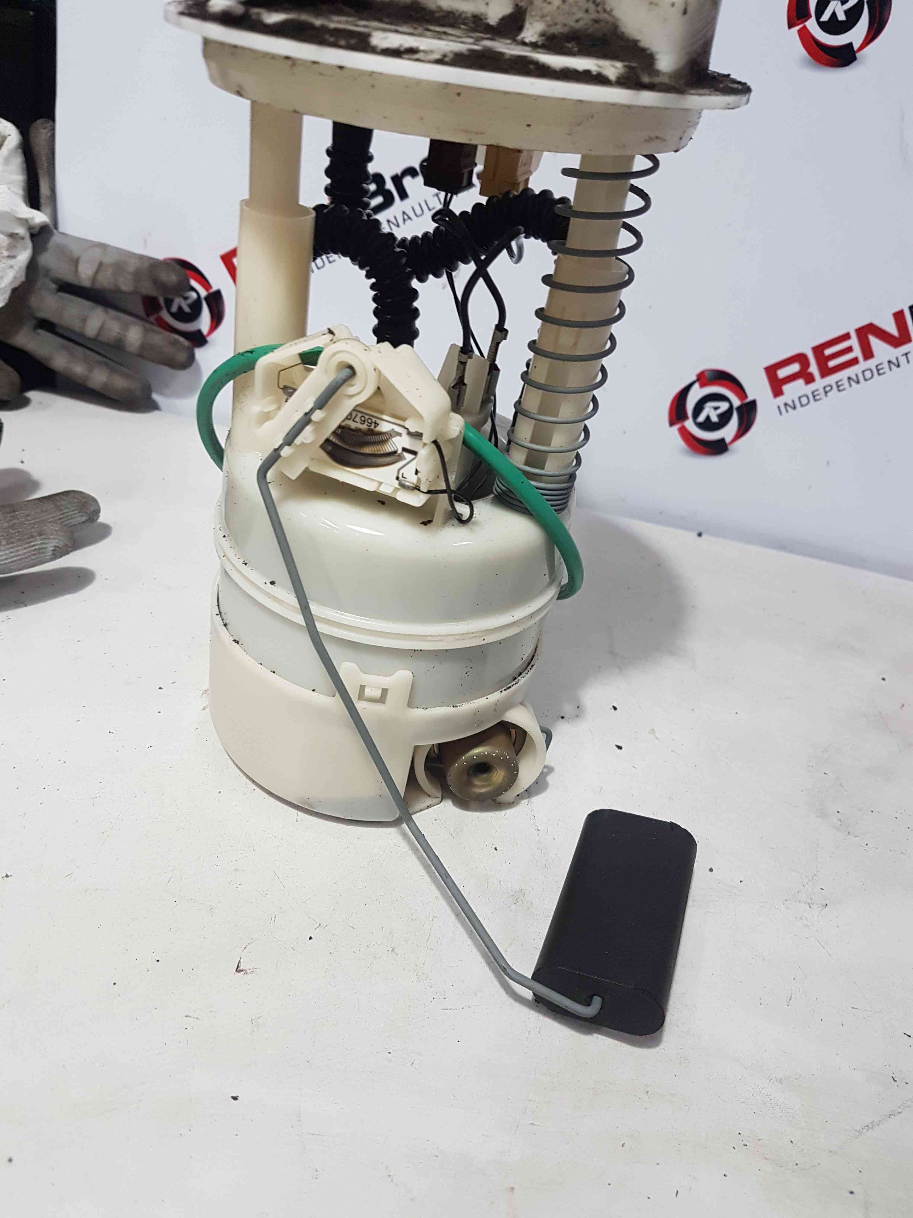 Thumb 8 Nissan Micra K12 2002-2010 1.4L Petrol Fuel Sender Unit Cr14de 