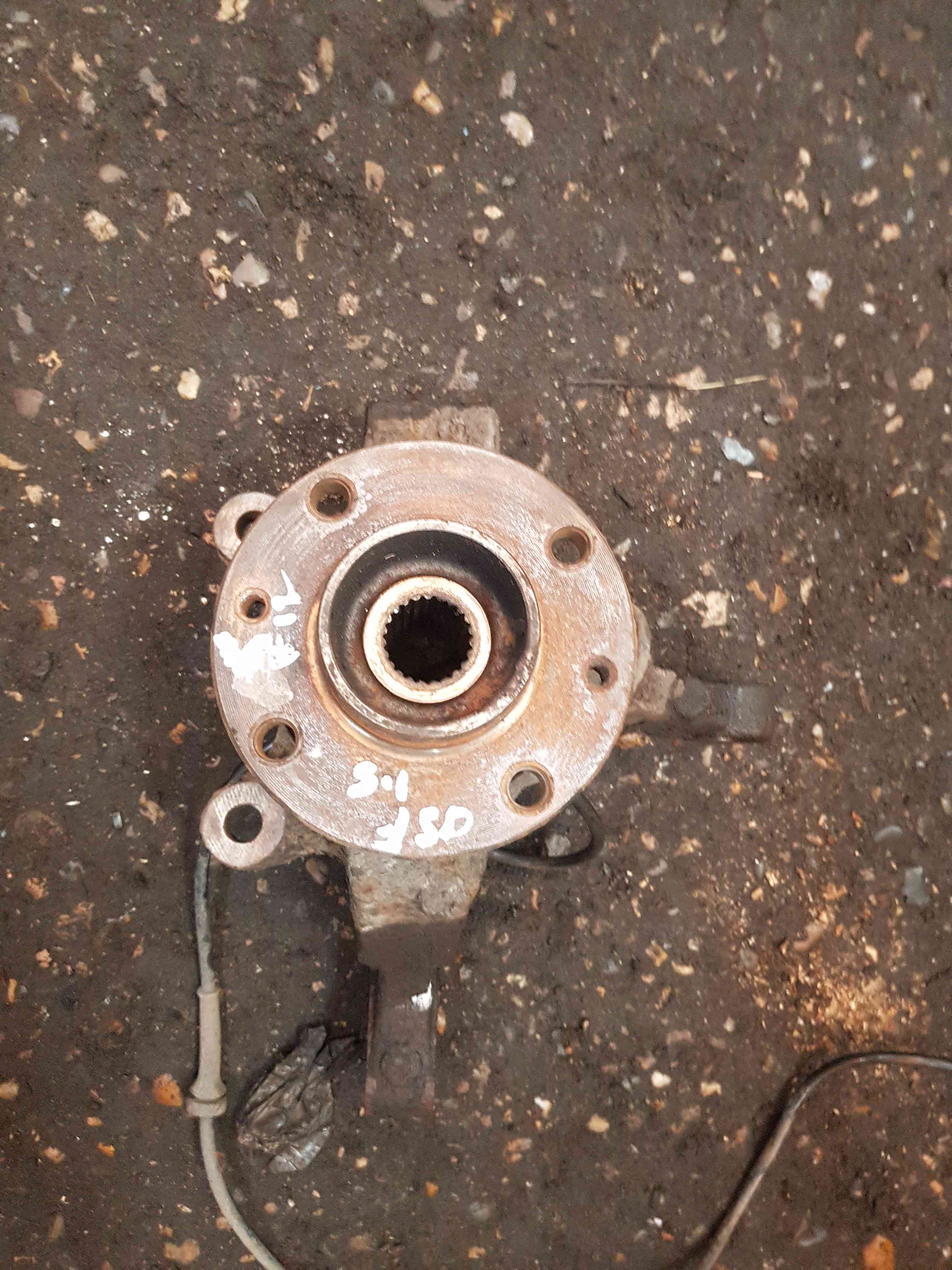 Thumb 2 Nissan Micra K12 2002-2010 1.5 DCI Drivers OSF Front Wheel HUB + Sensor