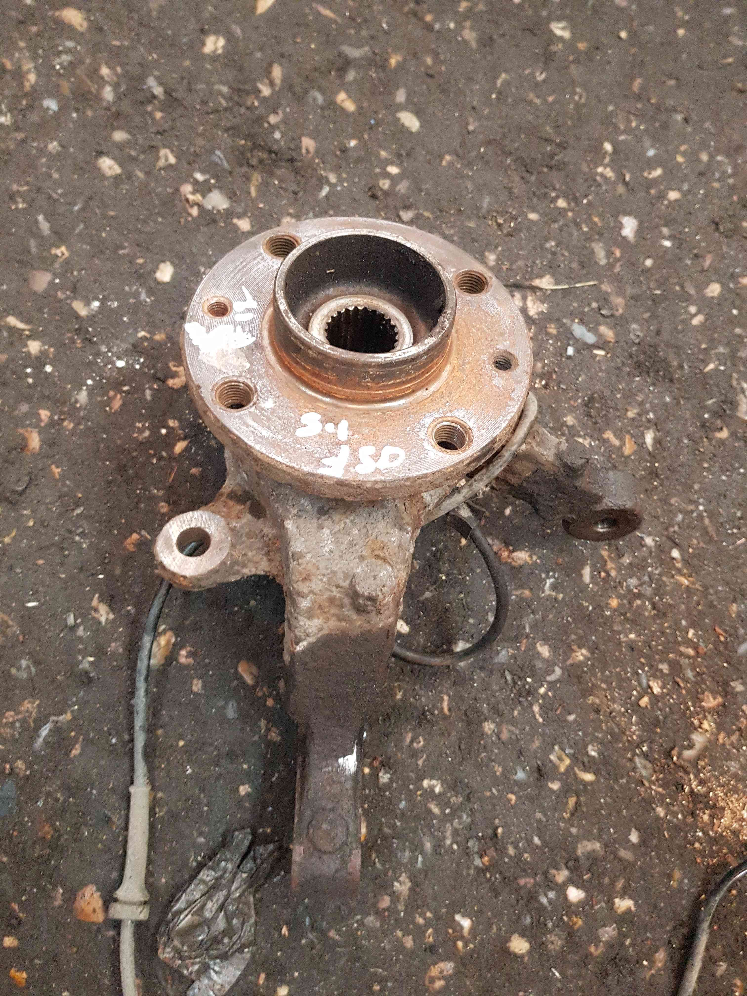 Thumb 4 Nissan Micra K12 2002-2010 1.5 DCI Drivers OSF Front Wheel HUB + Sensor