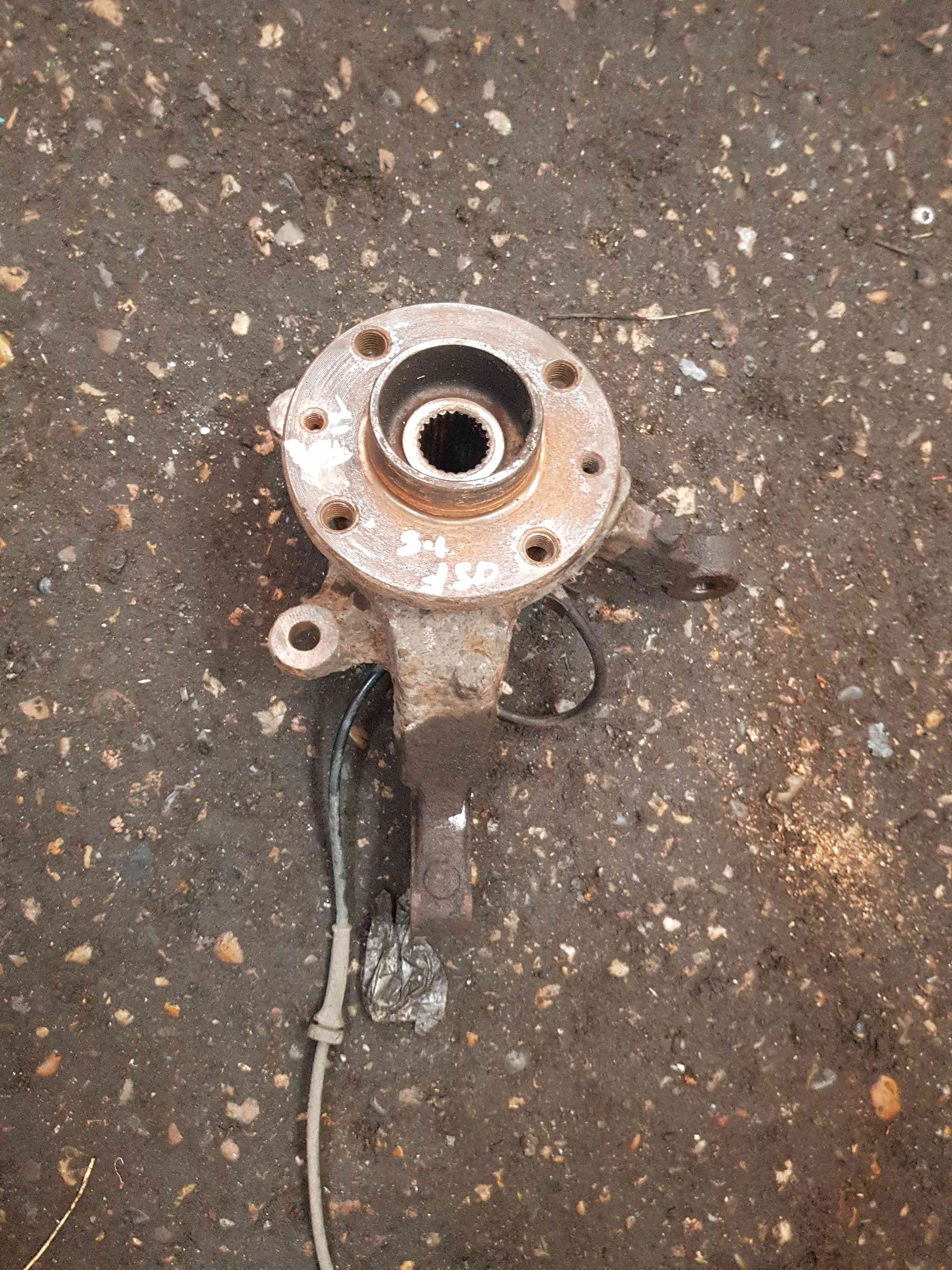 Thumb 6 Nissan Micra K12 2002-2010 1.5 DCI Drivers OSF Front Wheel HUB + Sensor