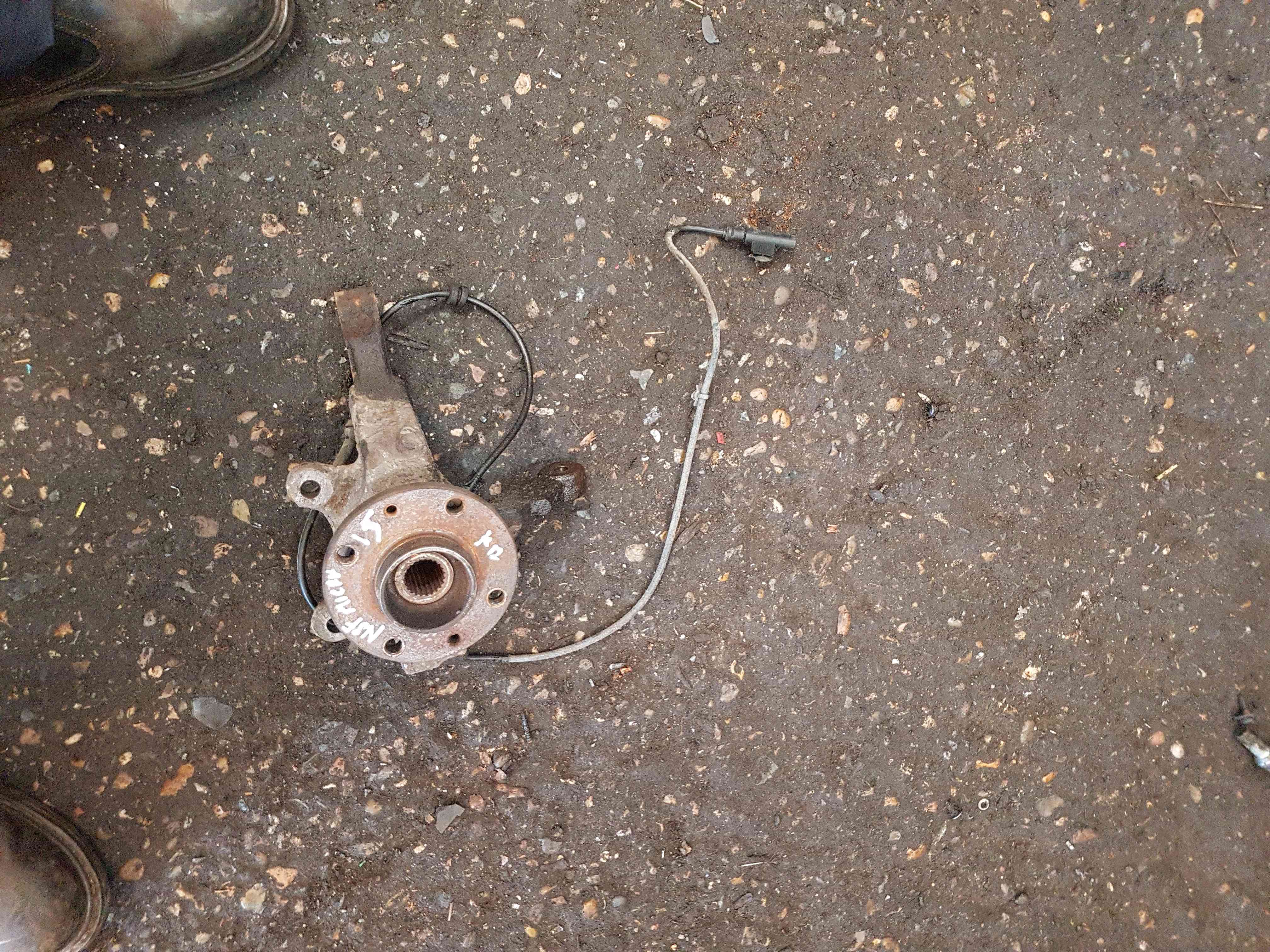 Thumb 6 Nissan Micra K12 2002-2010 1.5 DCI Passenger NSF Front Wheel HUB + Sensor