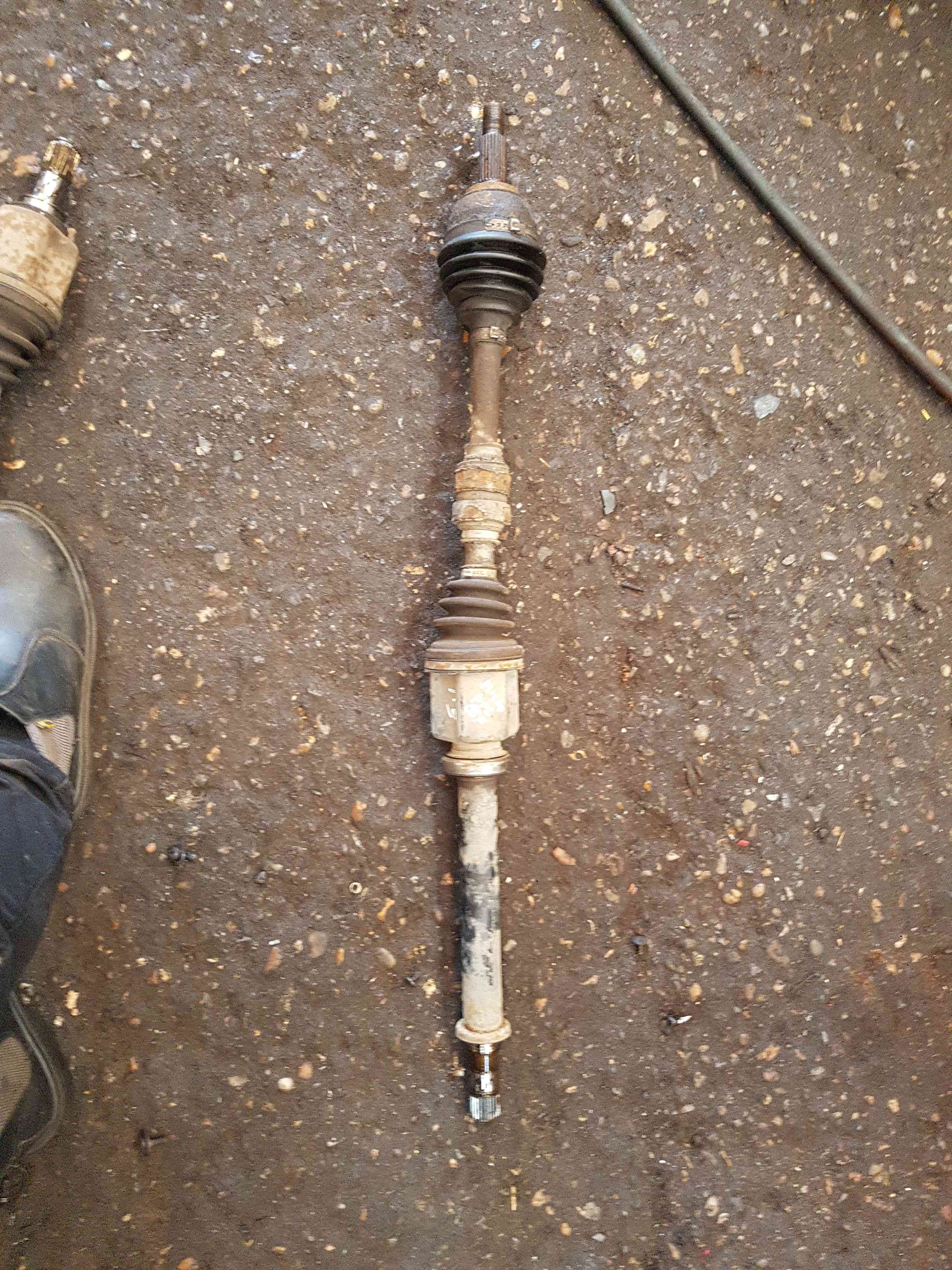 Thumb 2 Nissan Micra K12 2002-2010 1.5Dci  Drivers OSF Front Driveshaft