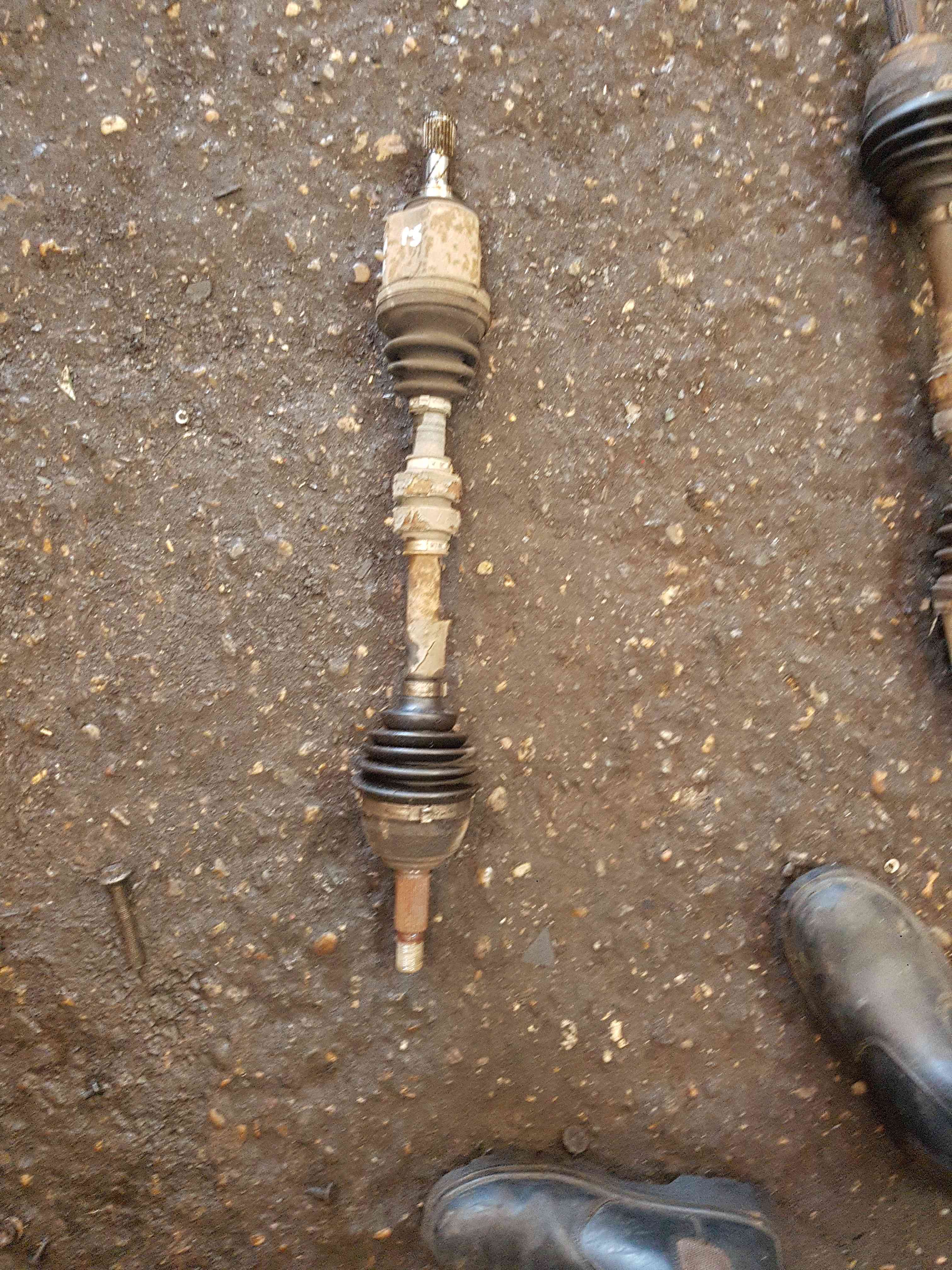 Thumb 3 Nissan Micra K12 2002-2010 1.5Dci  Passenger NSF Front Driveshaft