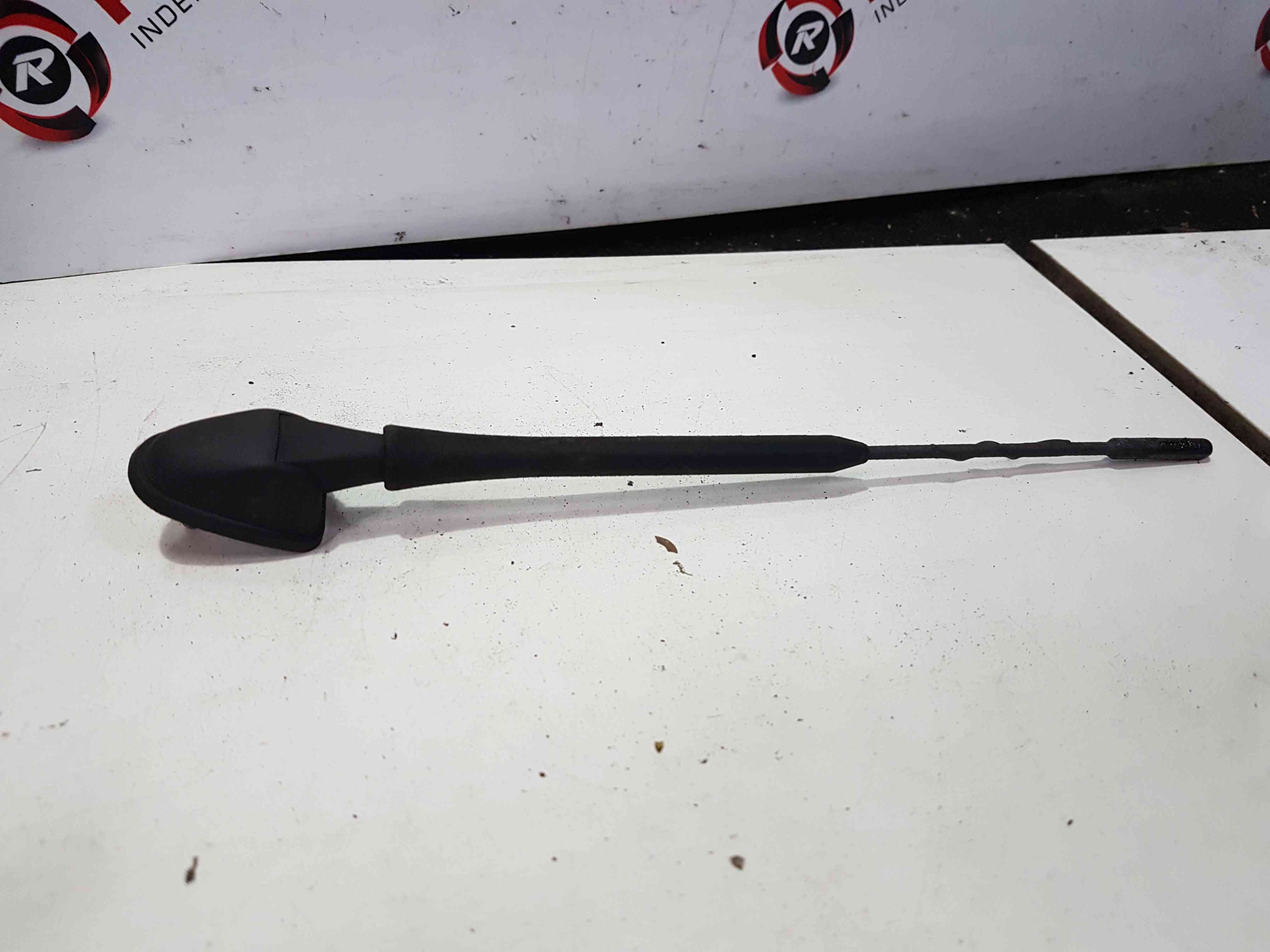 Thumb 5 Nissan Micra K12 2002-2010 Aerial Roof Antenna Radio