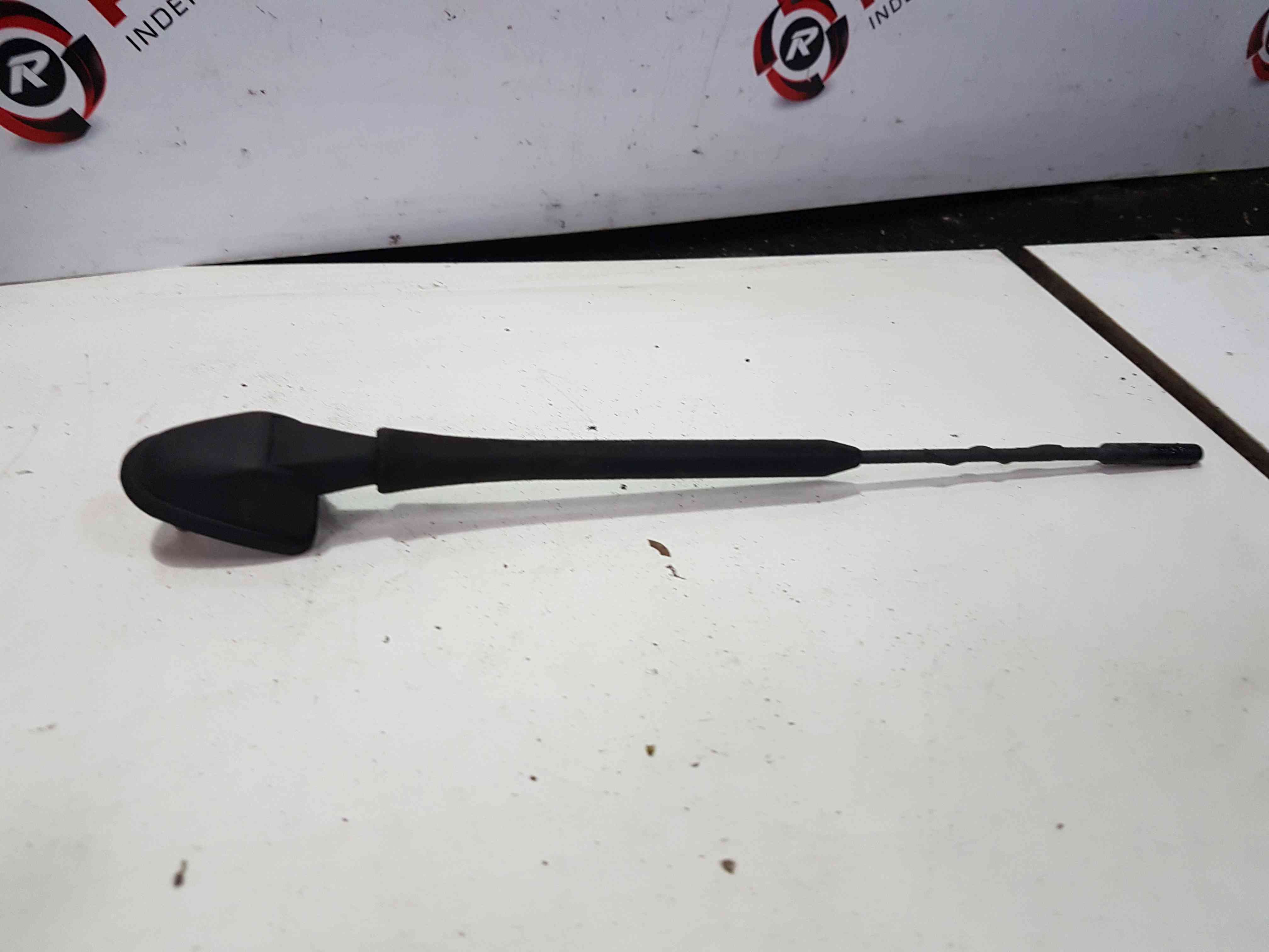 Thumb 6 Nissan Micra K12 2002-2010 Aerial Roof Antenna Radio