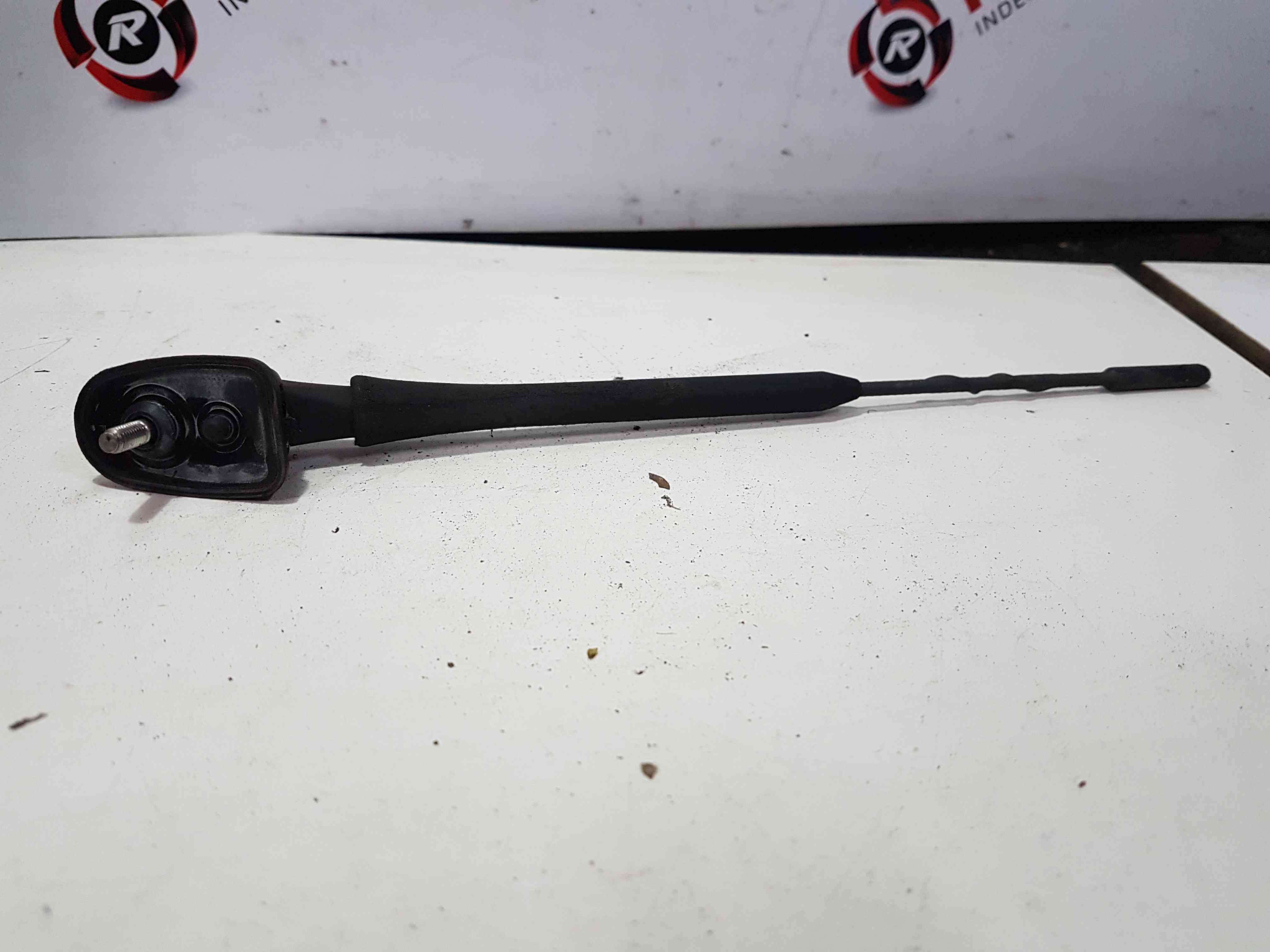 Thumb 7 Nissan Micra K12 2002-2010 Aerial Roof Antenna Radio