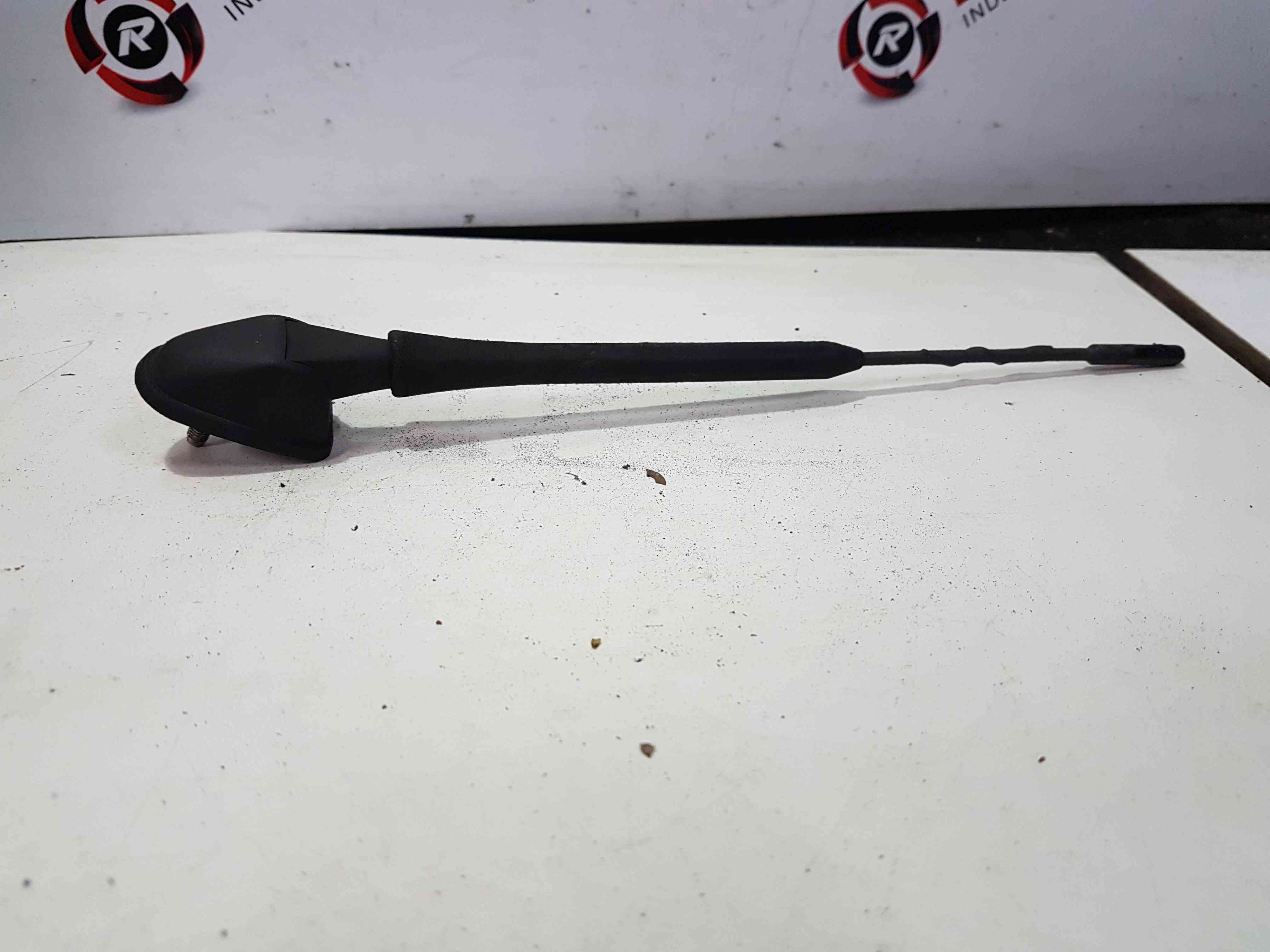 Thumb 10 Nissan Micra K12 2002-2010 Aerial Roof Antenna Radio