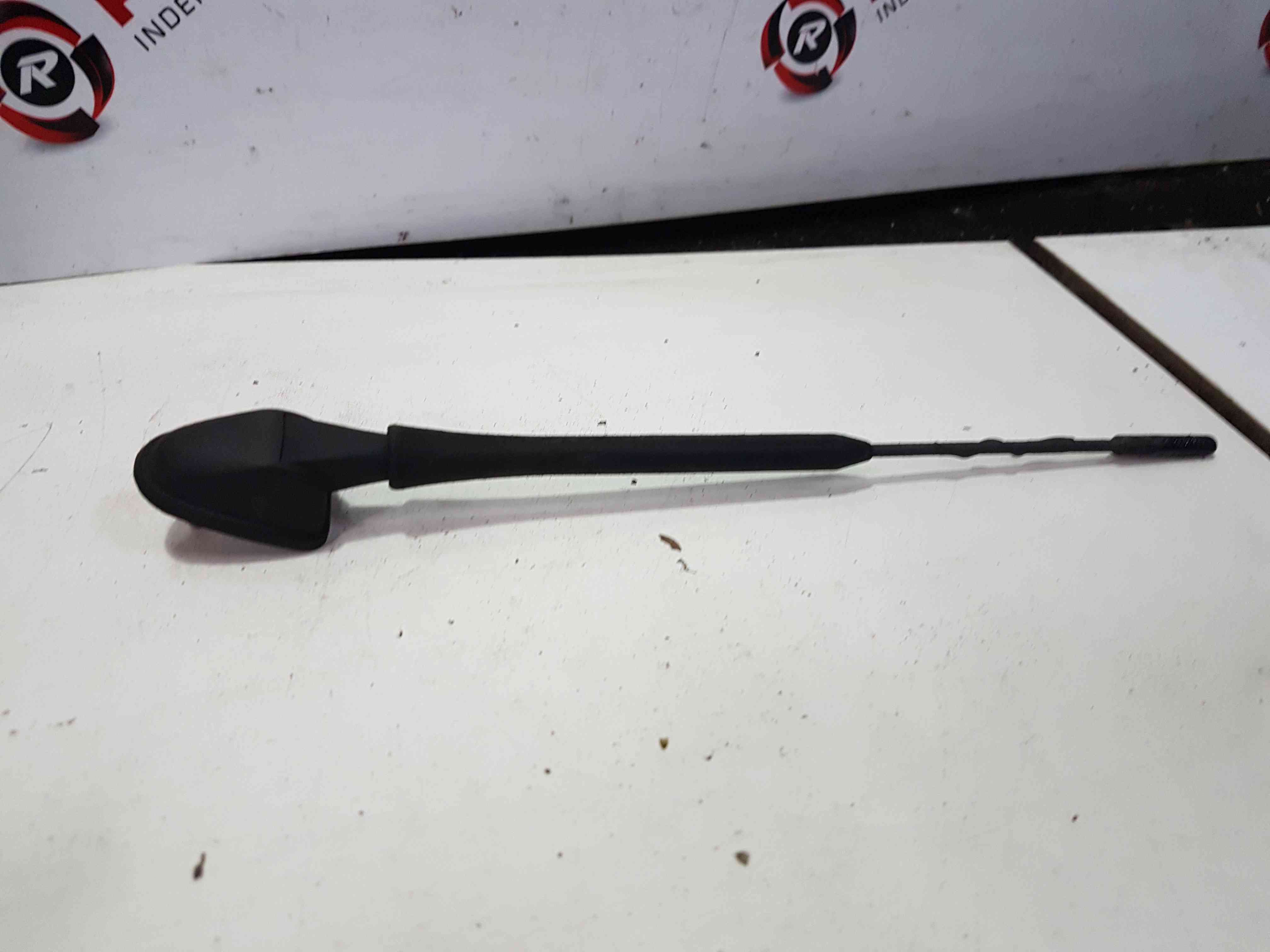 Thumb 3 Nissan Micra K12 2002-2010 Aerial Roof Antenna Radio