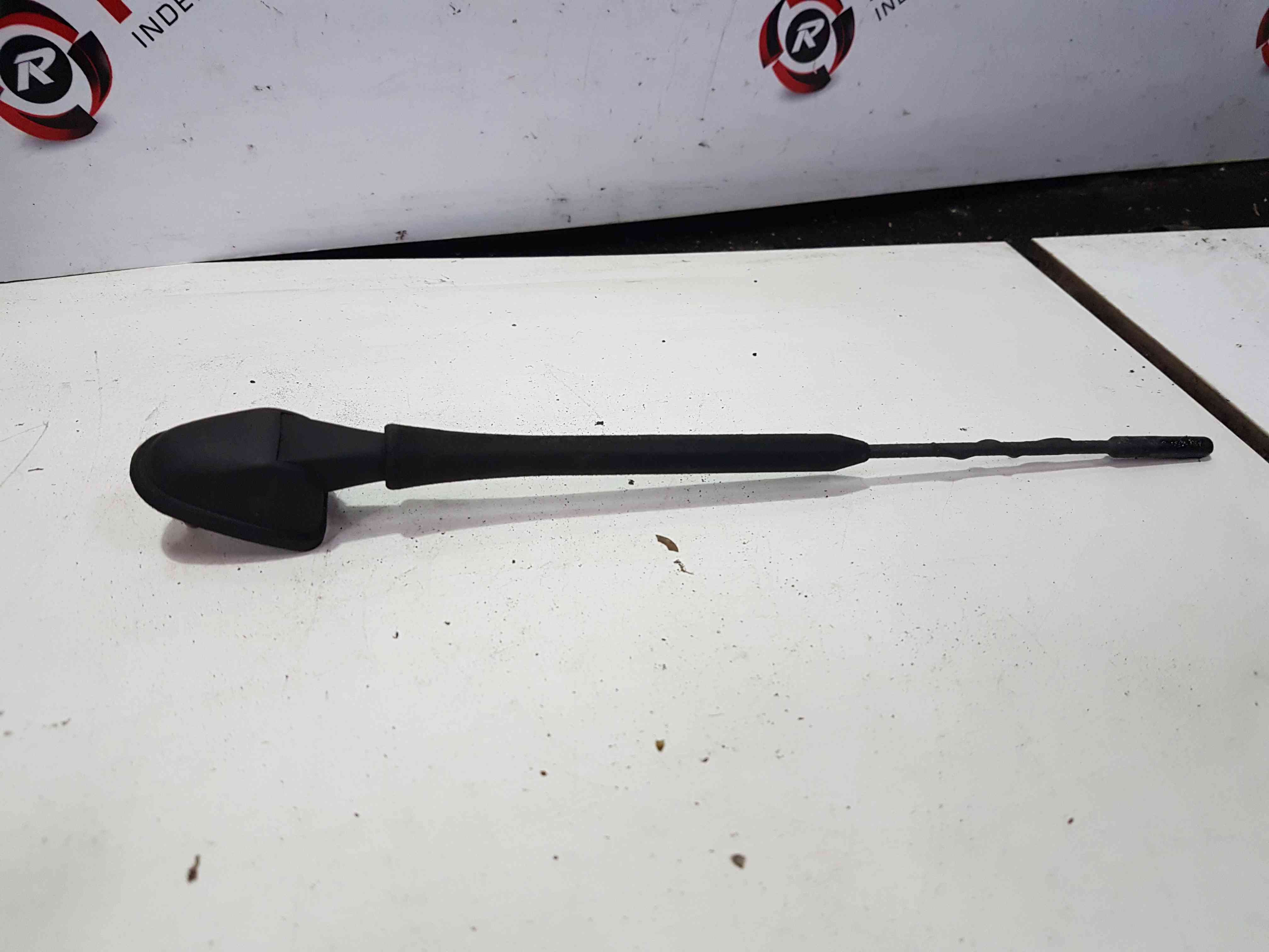 Thumb 4 Nissan Micra K12 2002-2010 Aerial Roof Antenna Radio