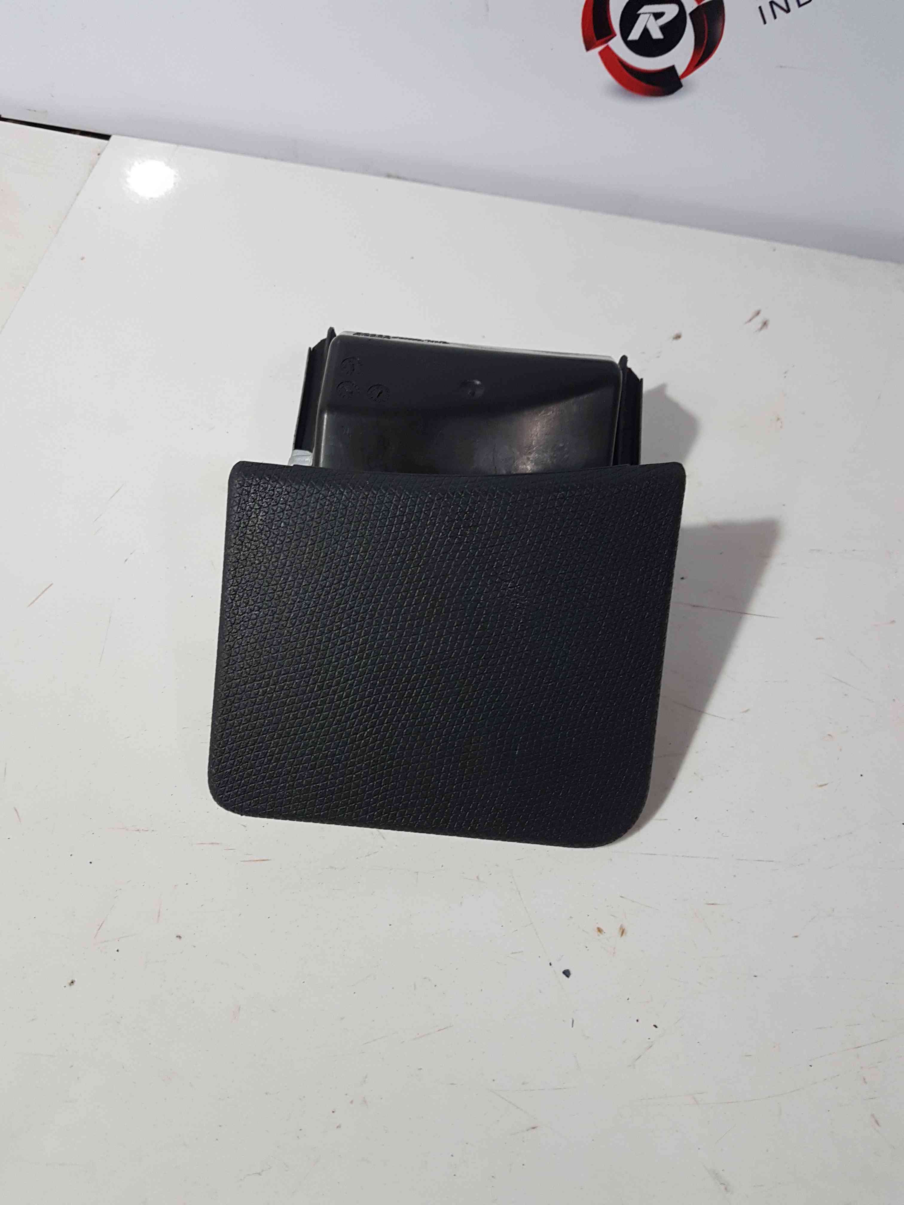 Thumb 2 Nissan Micra K12 2002-2010 Ashtray Compartment