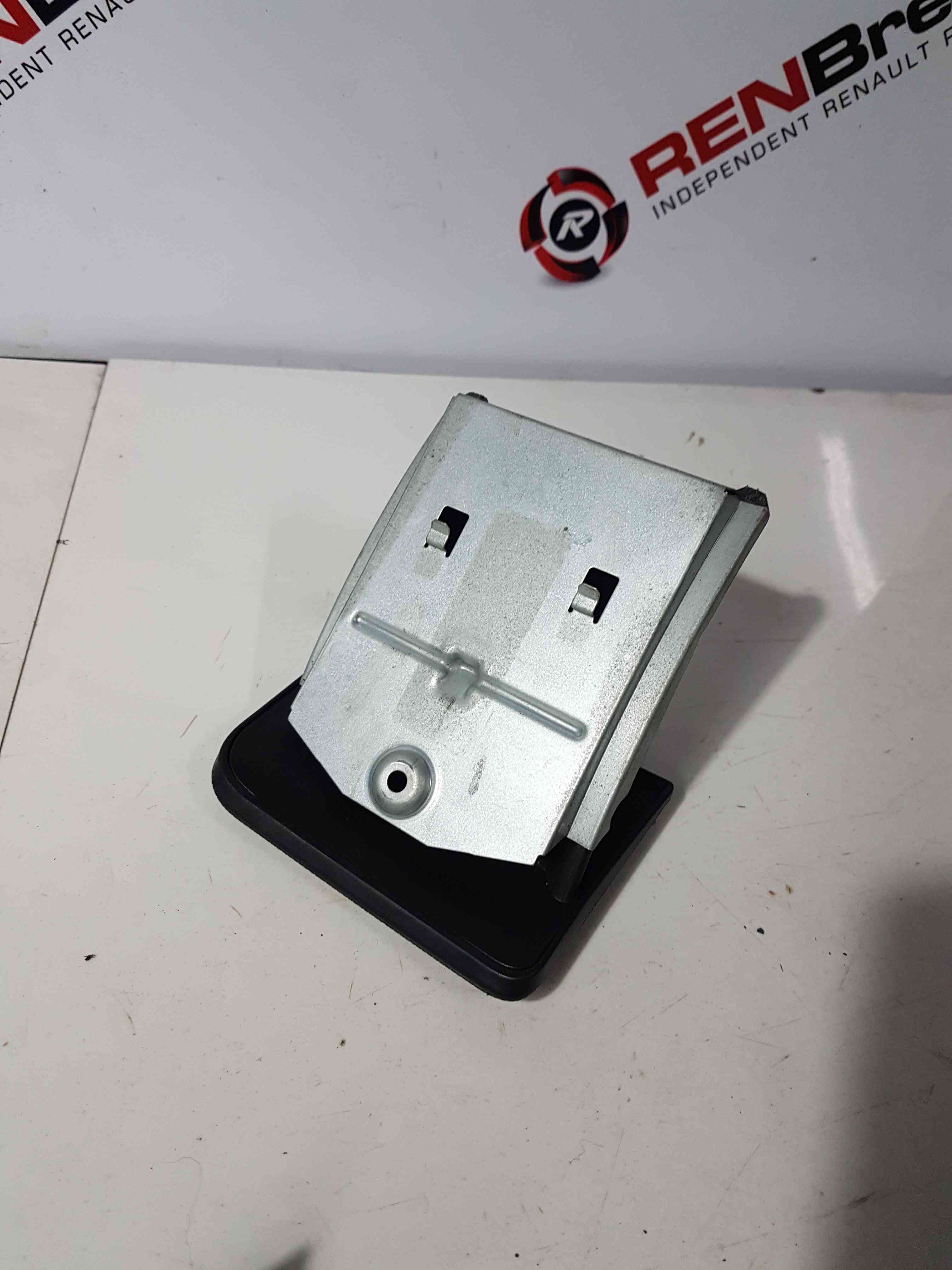 Thumb 3 Nissan Micra K12 2002-2010 Ashtray Compartment