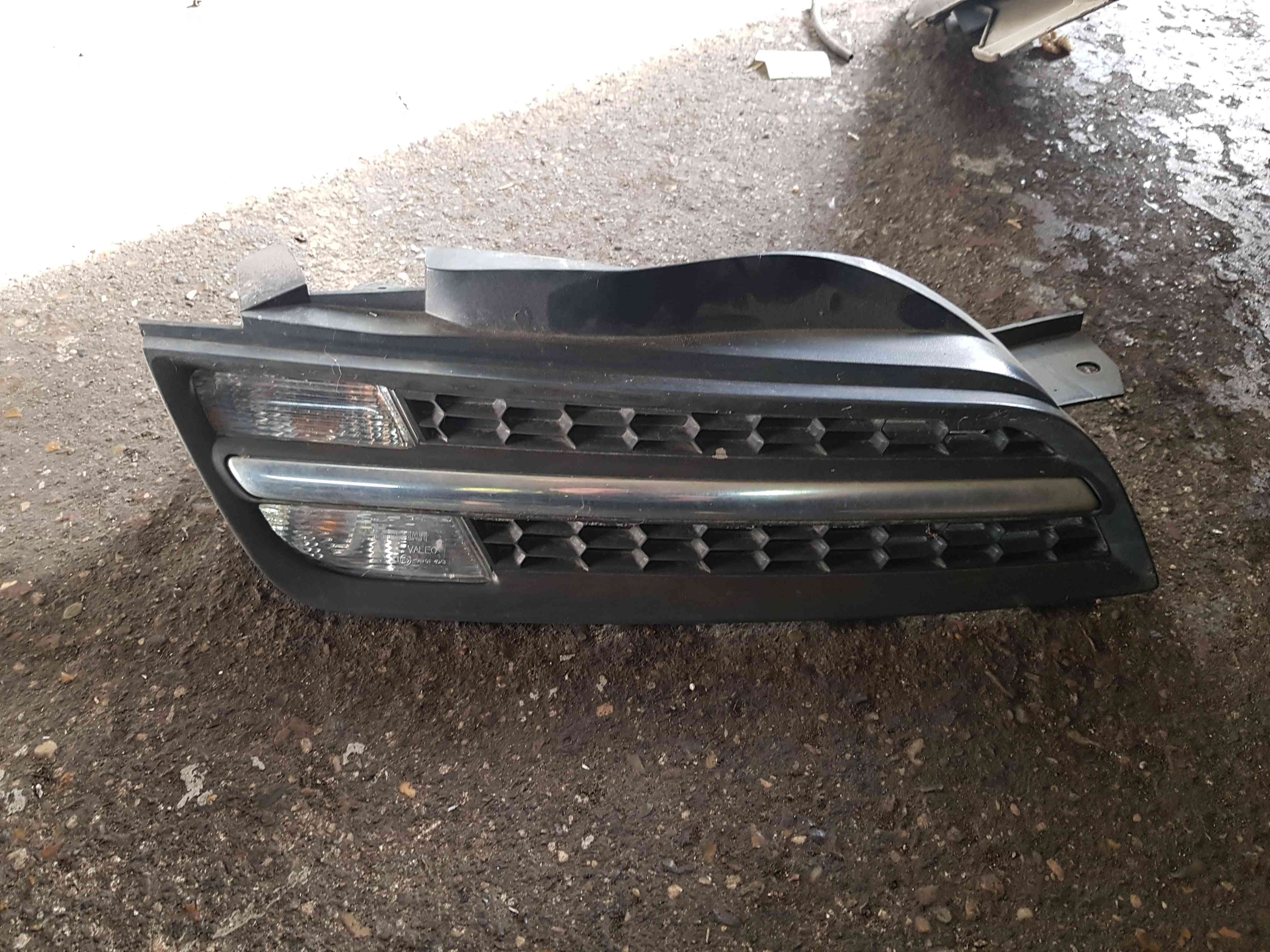 Thumb 2 Nissan Micra K12 2002-2010 Driver OSF Front Grill + Indicator  