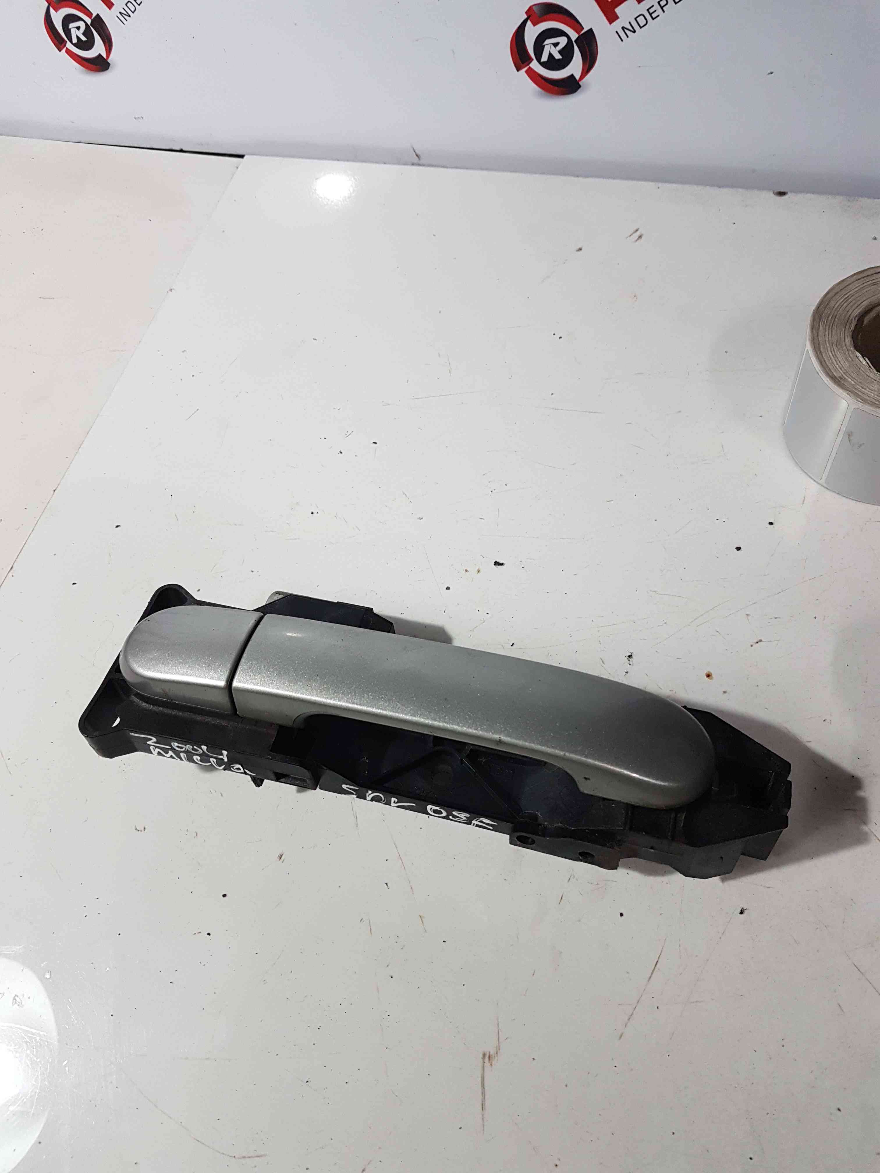 Thumb 7 Nissan Micra K12 2002-2010 Drivers OSF Front Exterior Handle Silver