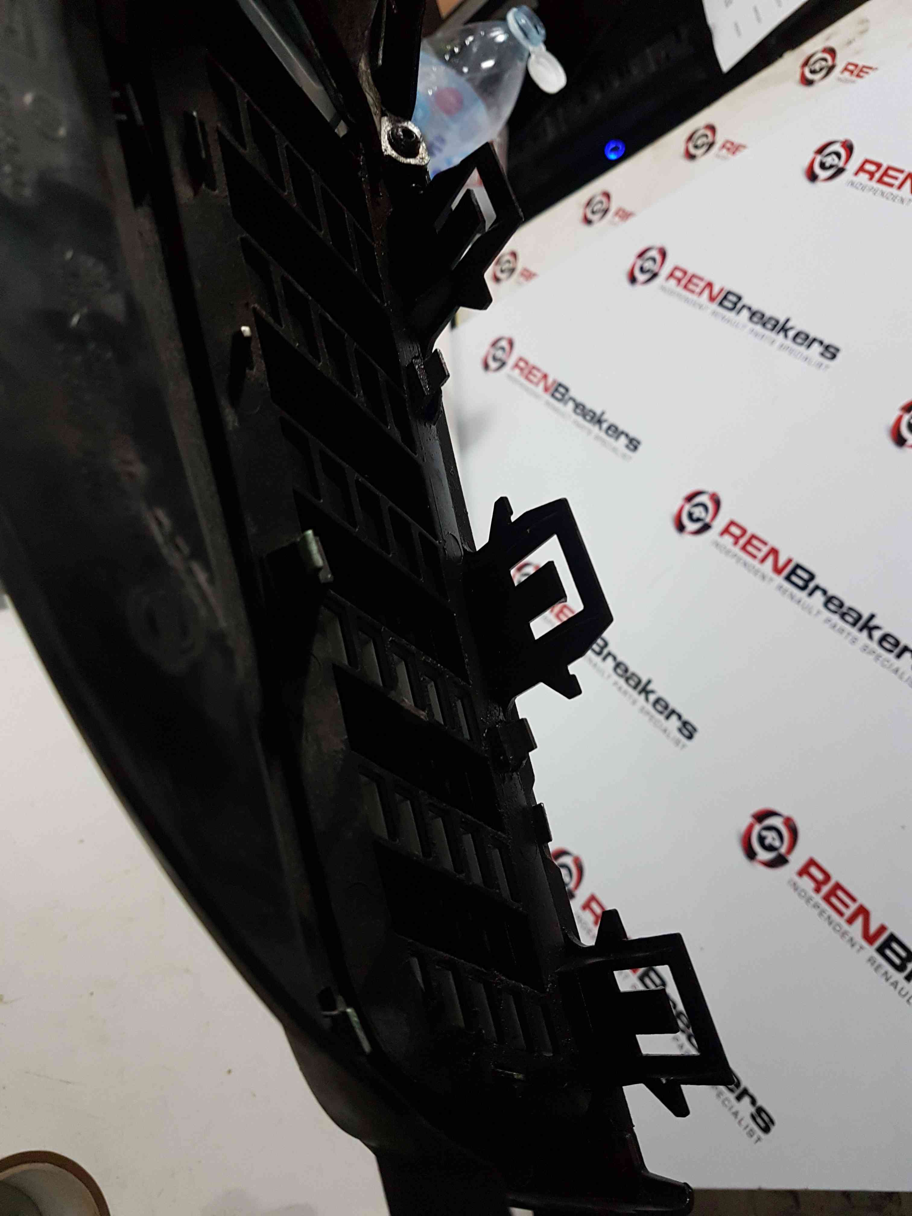 Thumb 6 Nissan Micra K12 2002-2010 Drivers OSF Front Grill   Indicator 62322BG00A