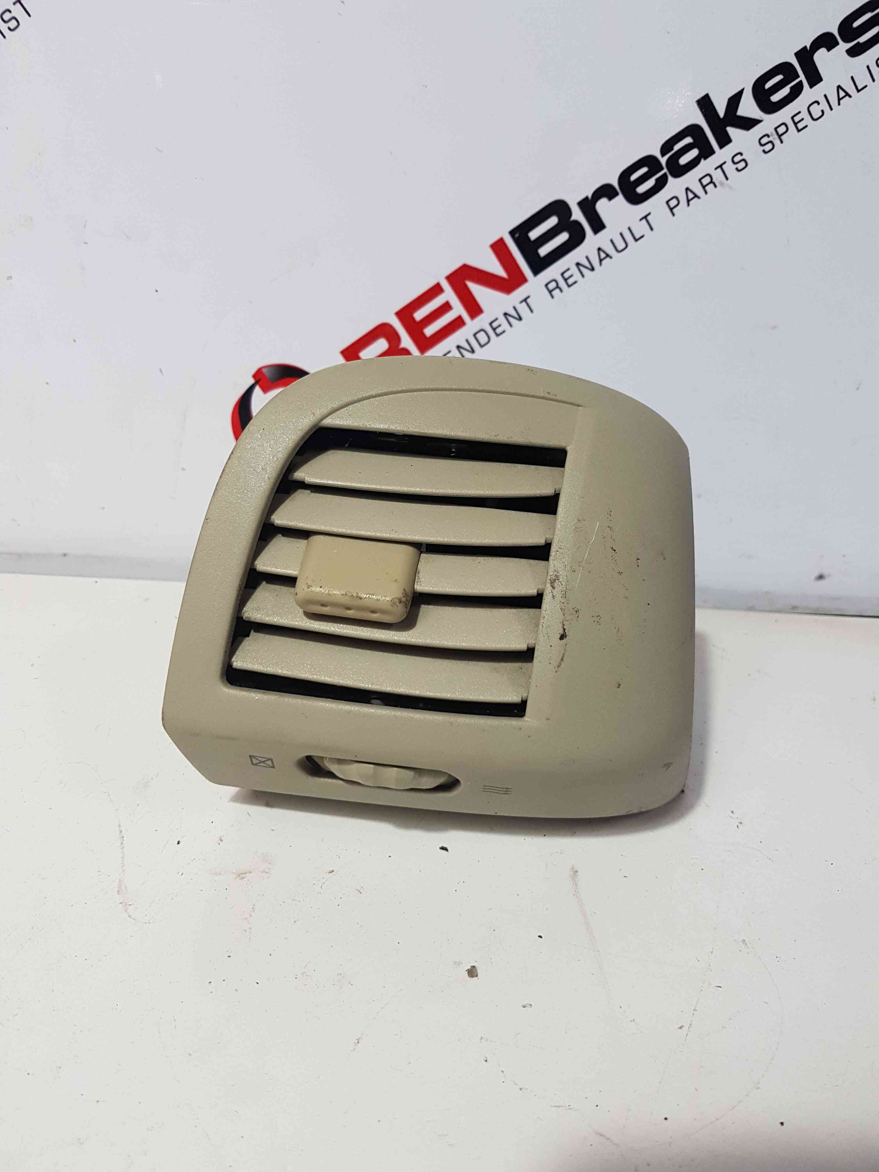 Thumb 2 Nissan Micra K12 2002-2010 Drivers OSF Front Heater Vent 68760AX601