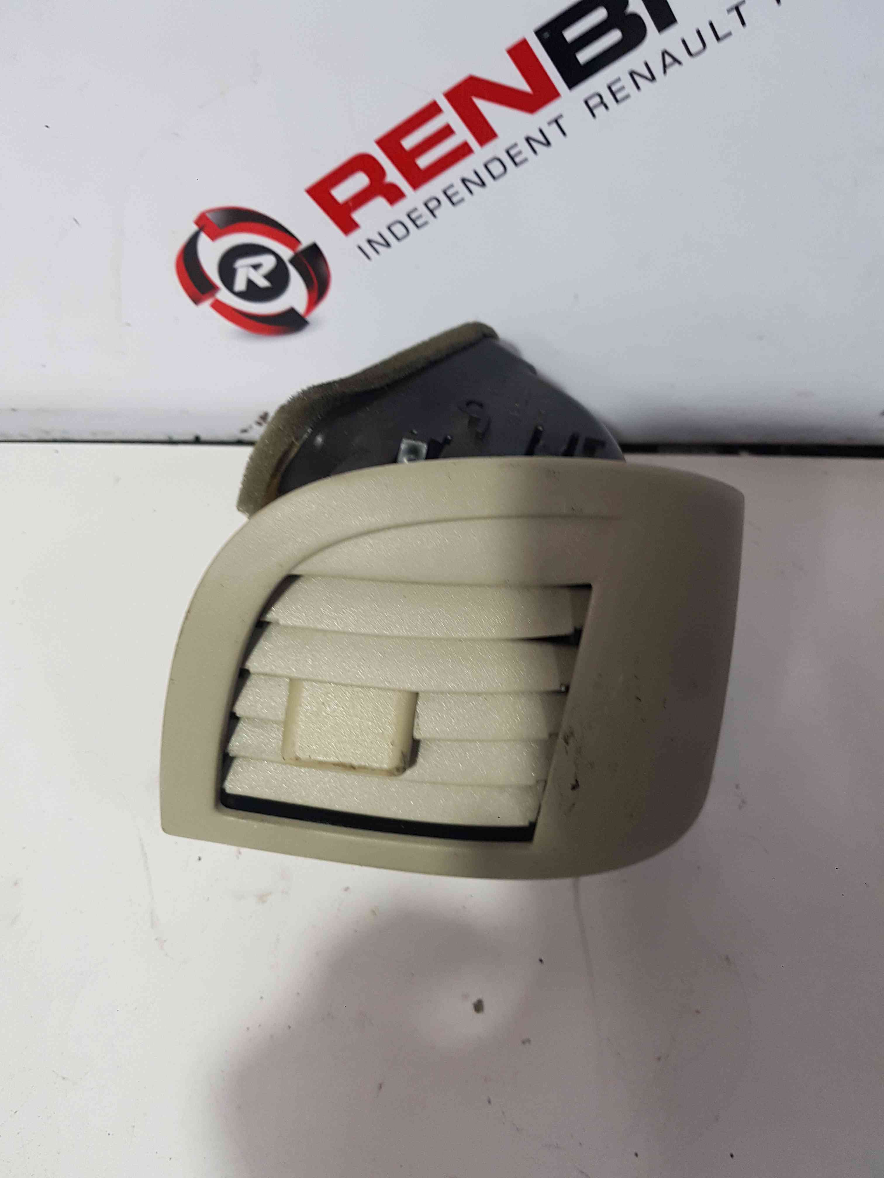 Thumb 3 Nissan Micra K12 2002-2010 Drivers OSF Front Heater Vent 68760AX601
