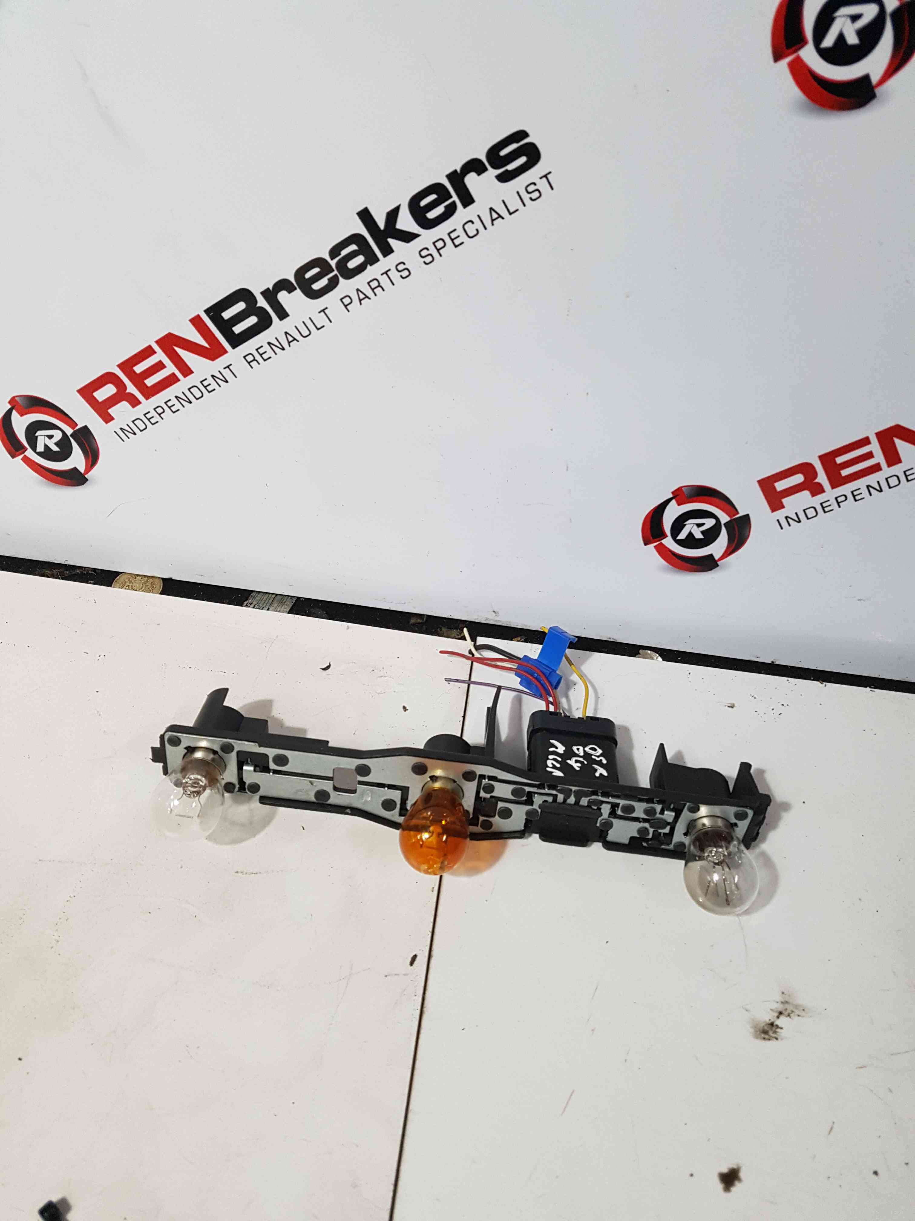 Thumb 2 Nissan Micra K12 2002-2010 Drivers OSR Rear Light Bulb Holder