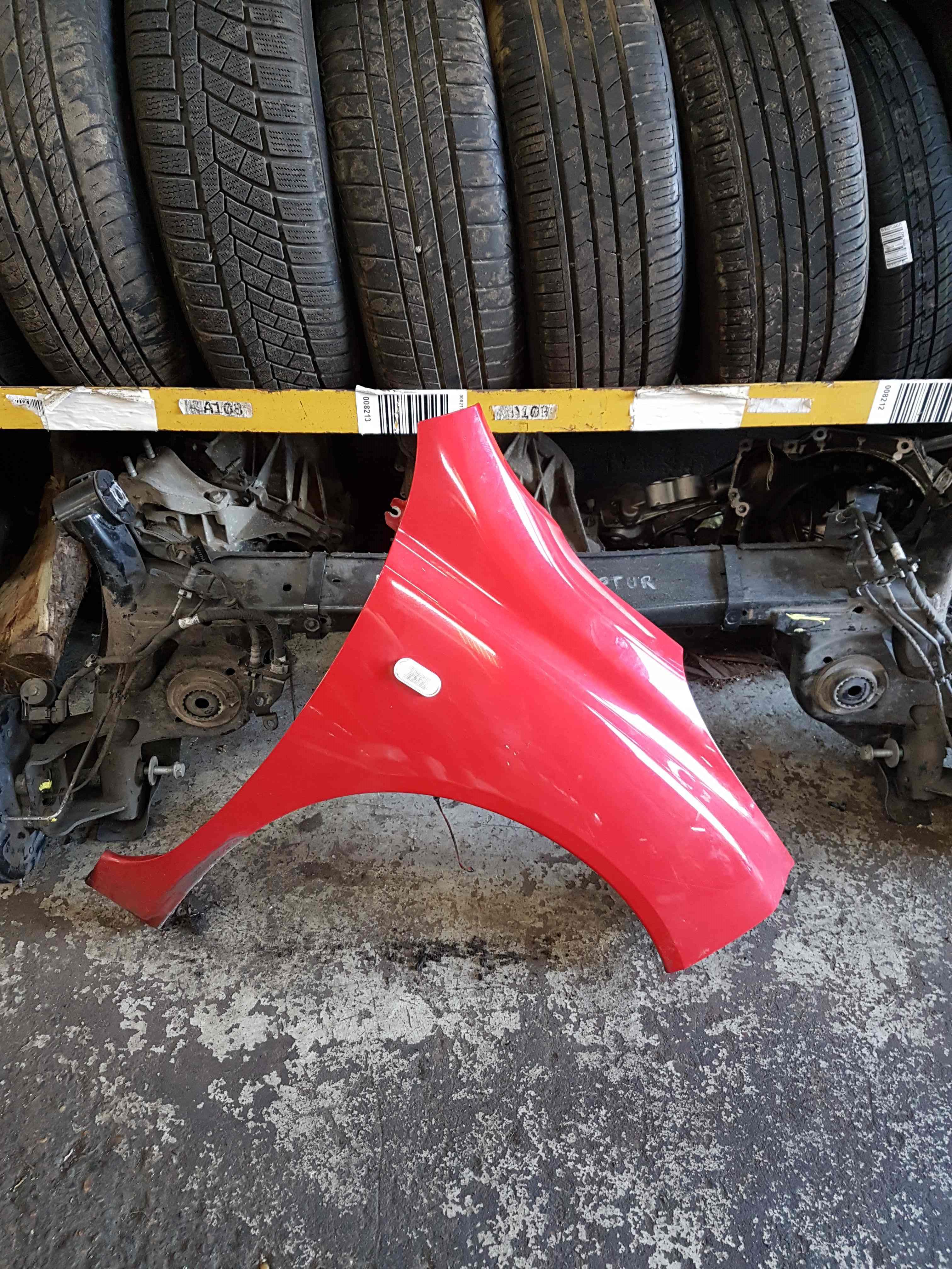 Thumb 3 Nissan Micra K12 2002-2010 Drivers Os Wing Z10 RED
