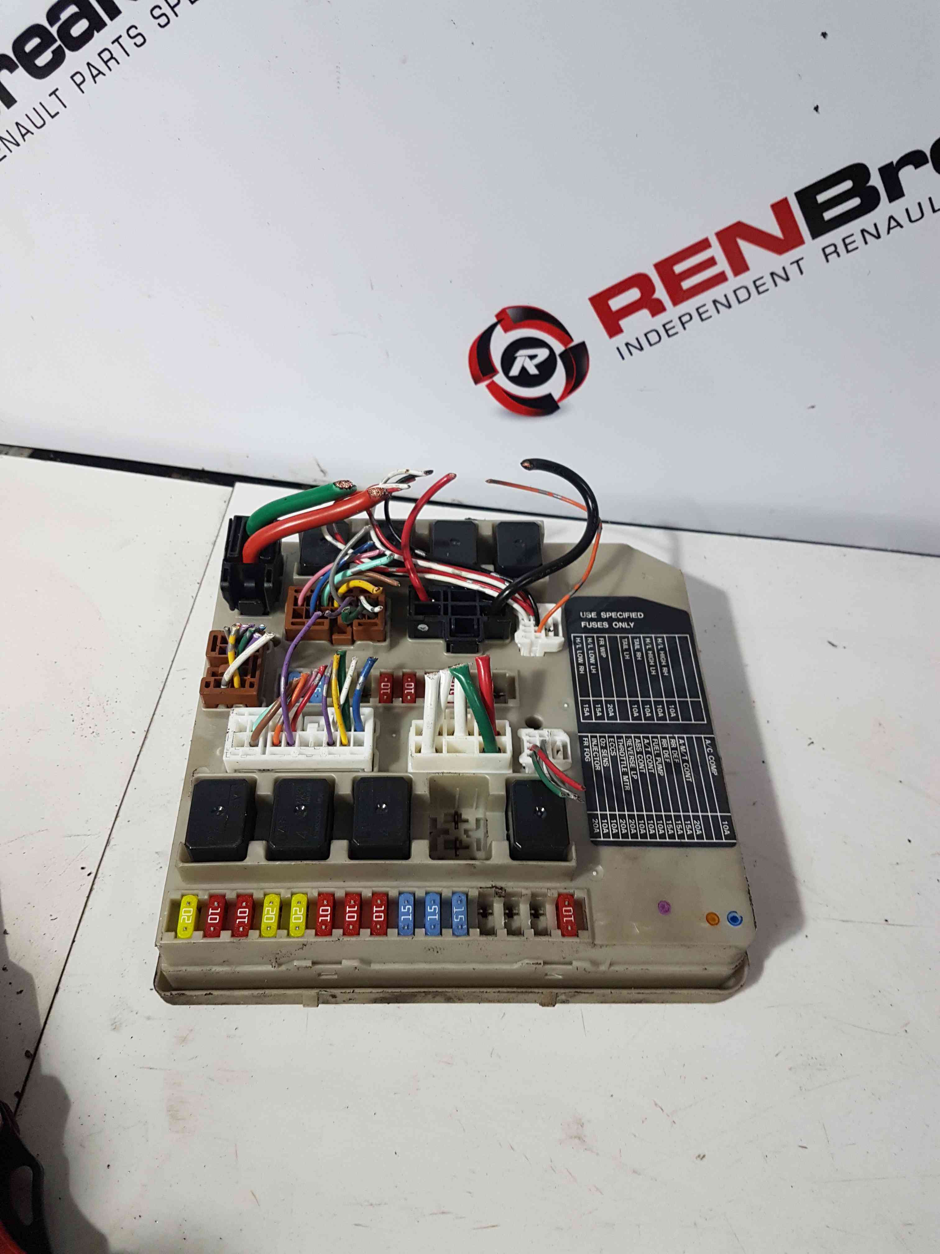 Thumb 7 Nissan Micra K12 2002-2010 Engine BAY Upc Unit Fuse BOX 284B7ax61a