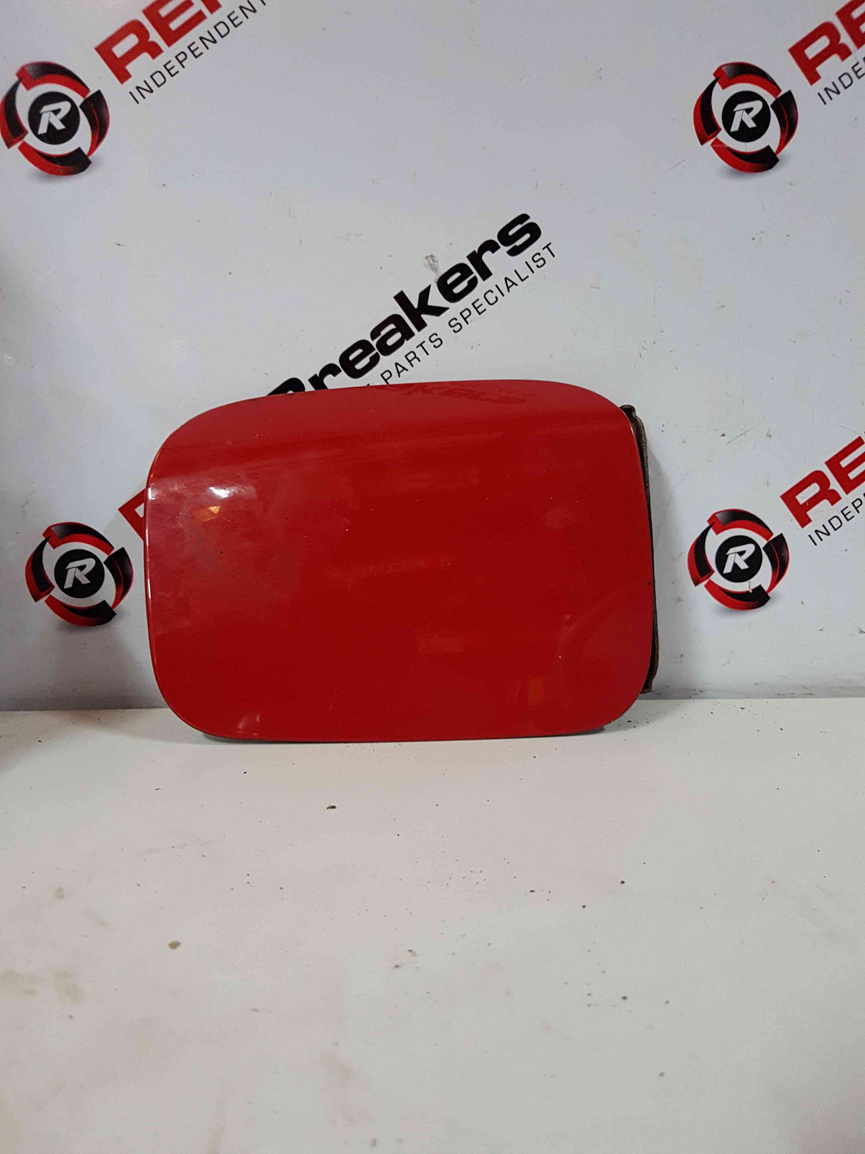 Thumb 11 Nissan Micra K12 2002-2010 Fuel Flap RED Z10