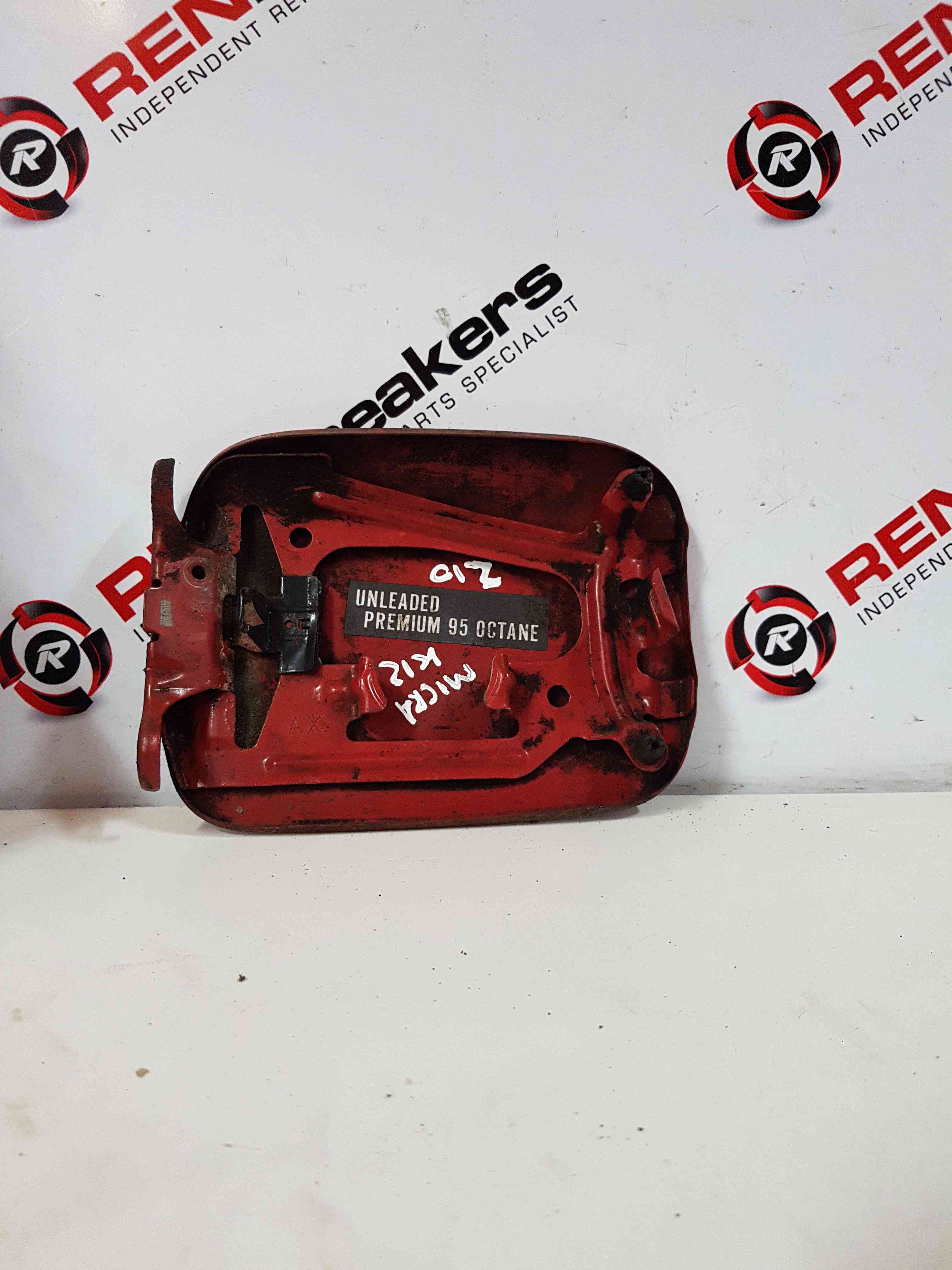 Thumb 6 Nissan Micra K12 2002-2010 Fuel Flap RED Z10